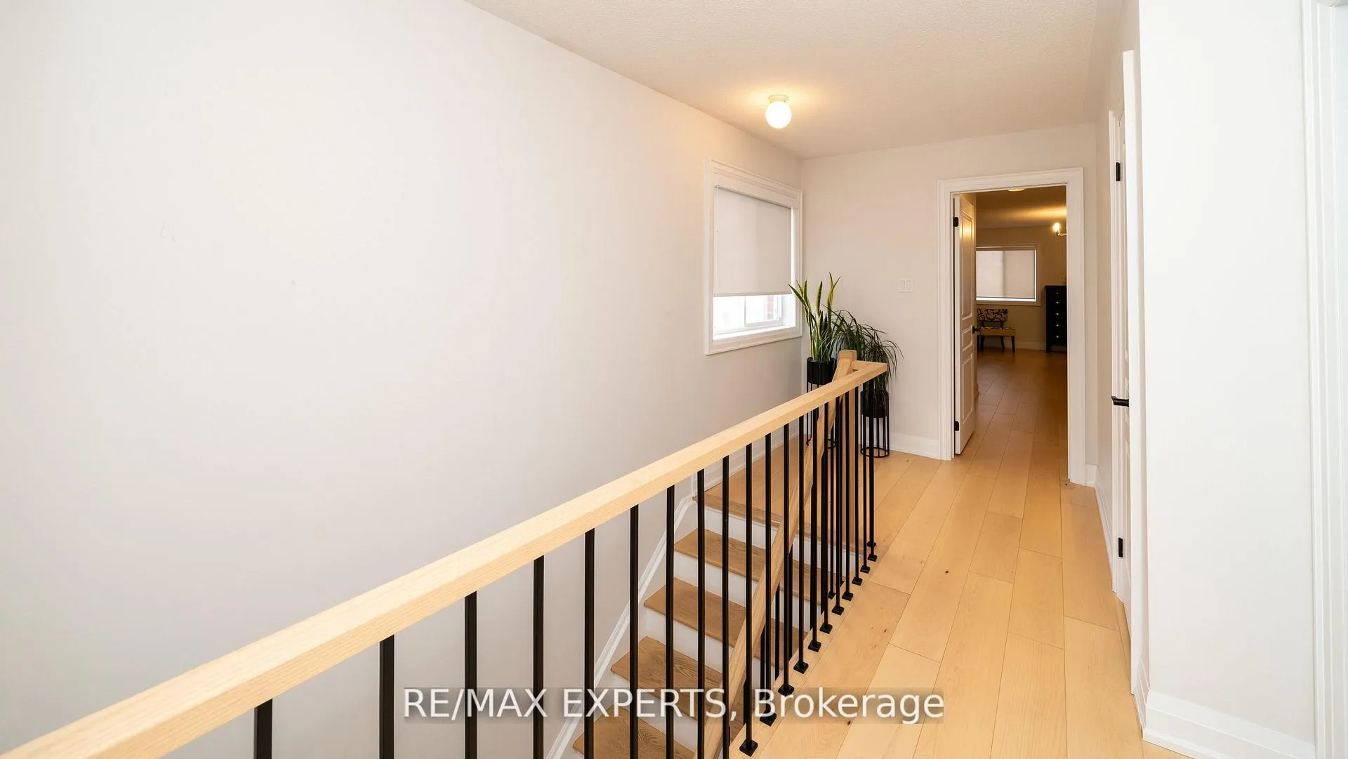 Photo 10 of 111 Argento Crescent, Vaughan, Vellore Village — HOMEH