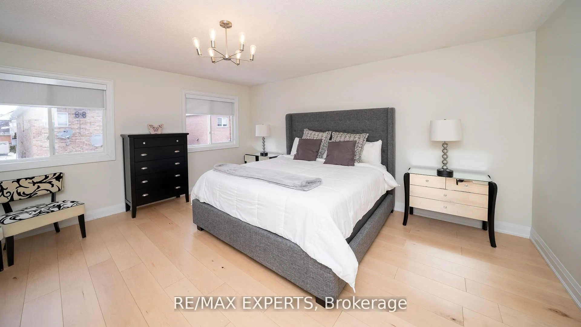 Photo 11 of 111 Argento Crescent, Vaughan, Vellore Village — HOMEH
