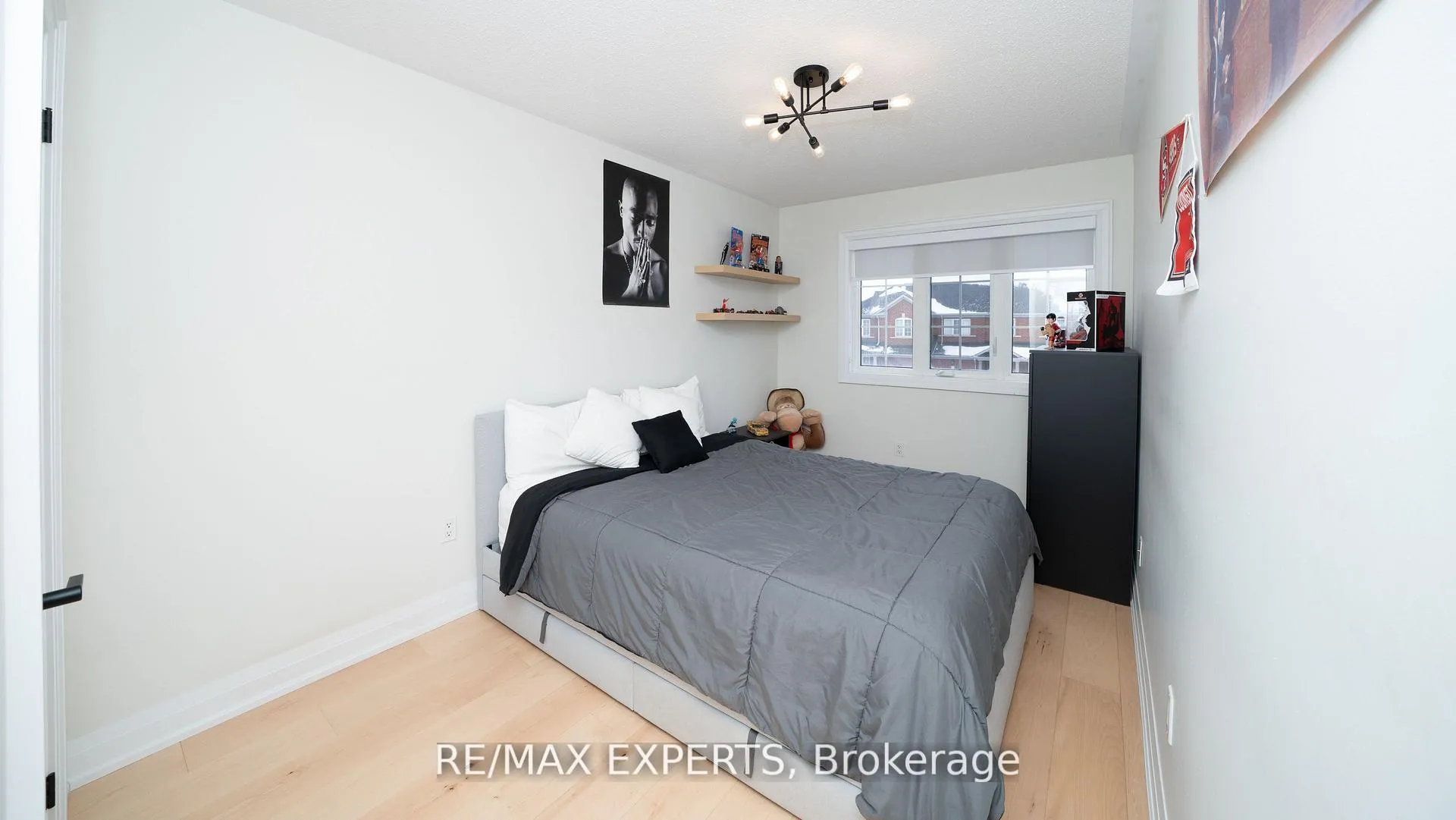 Photo 14 of 111 Argento Crescent, Vaughan, Vellore Village — HOMEH