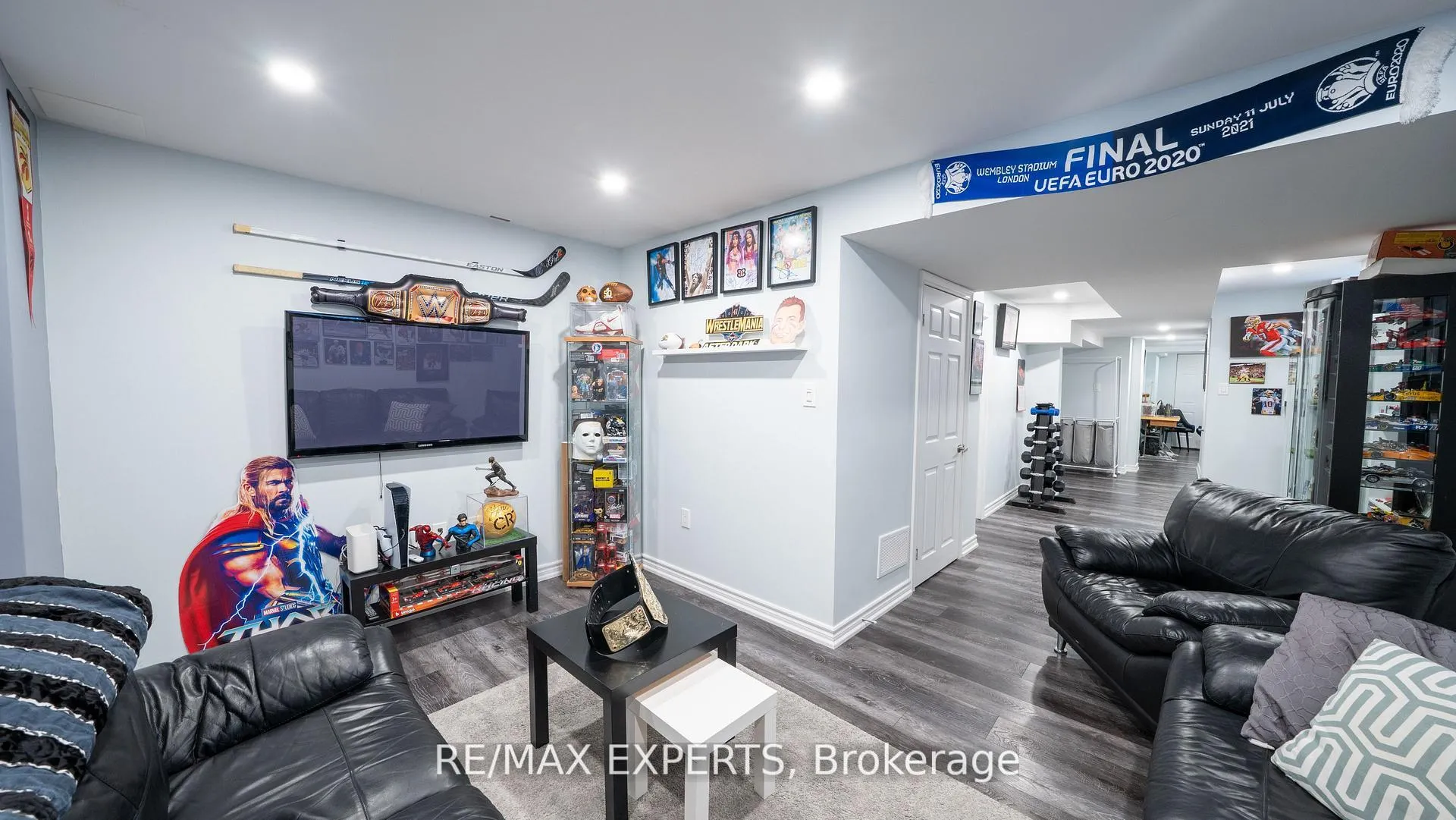 Photo 16 of 111 Argento Crescent, Vaughan, Vellore Village — HOMEH