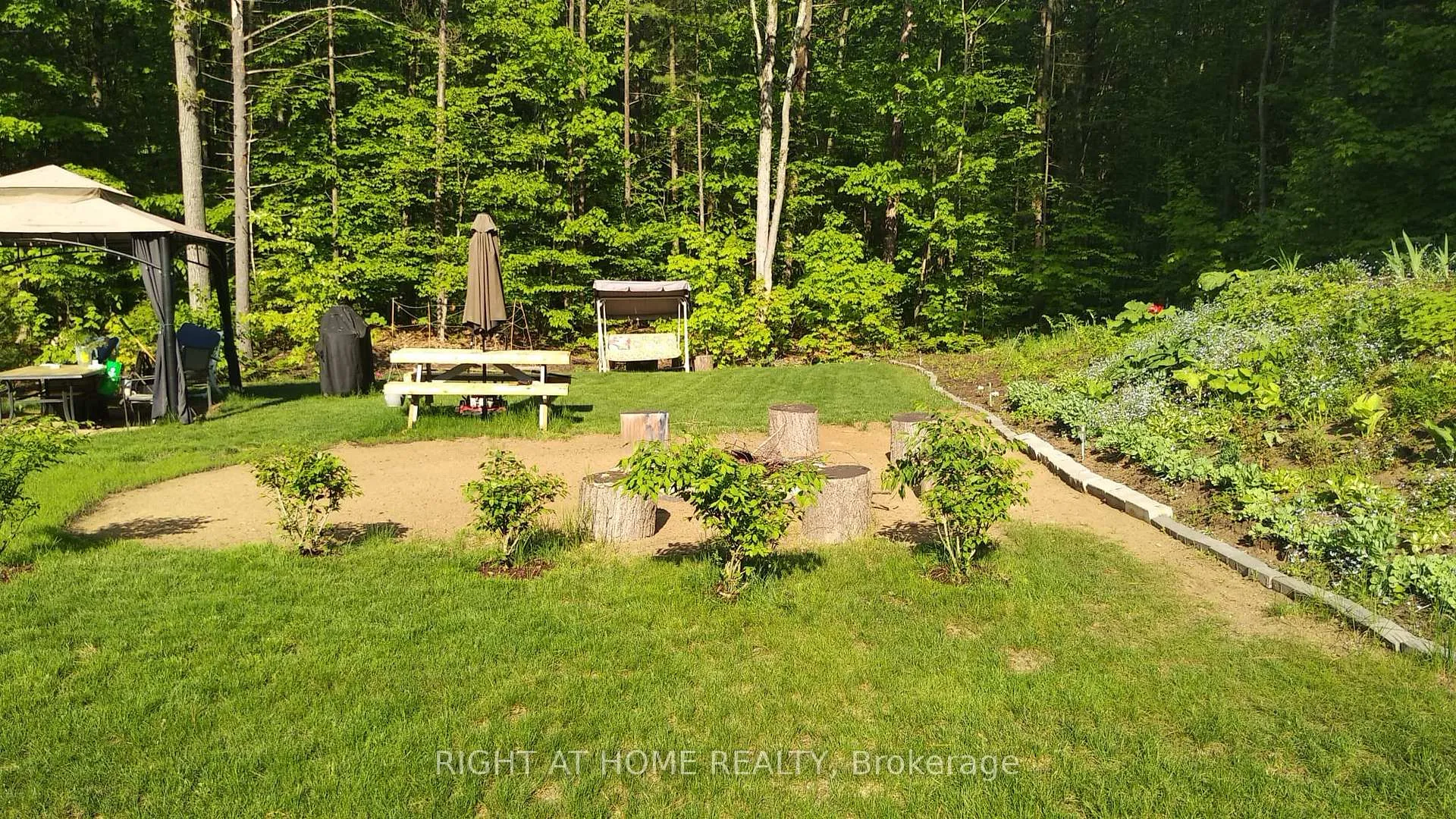 Photo 4 of 37 Moreau Parkway, Tiny, Rural Tiny — HOMEH