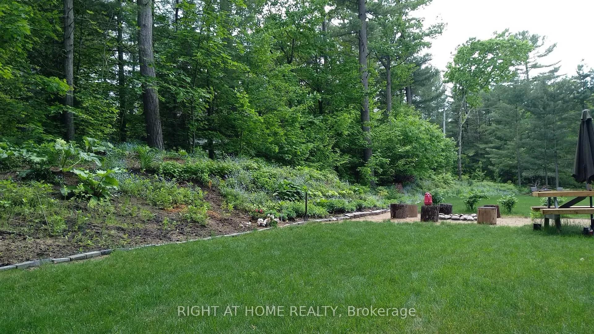 Photo 6 of 37 Moreau Parkway, Tiny, Rural Tiny — HOMEH