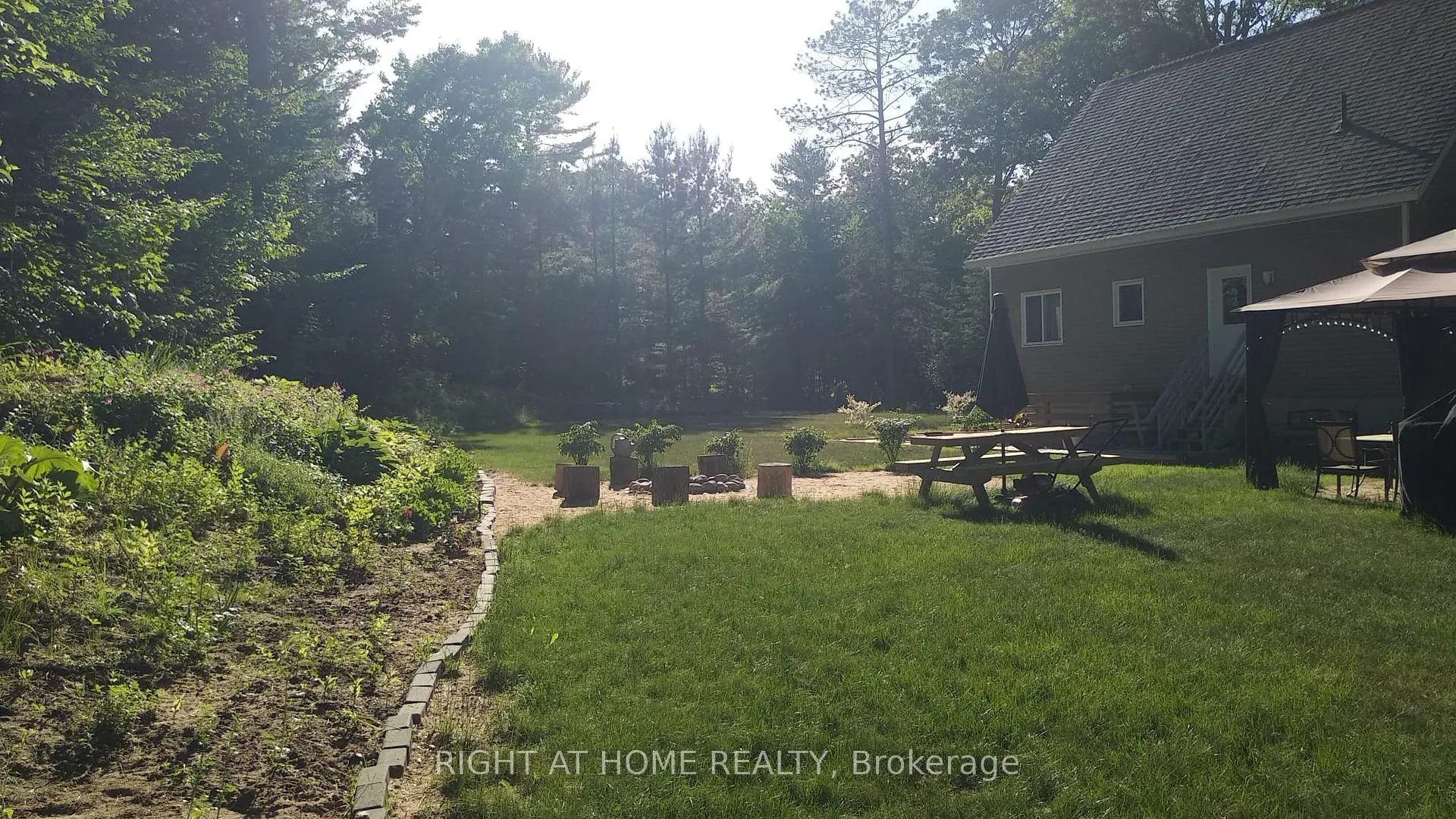 Photo 8 of 37 Moreau Parkway, Tiny, Rural Tiny — HOMEH