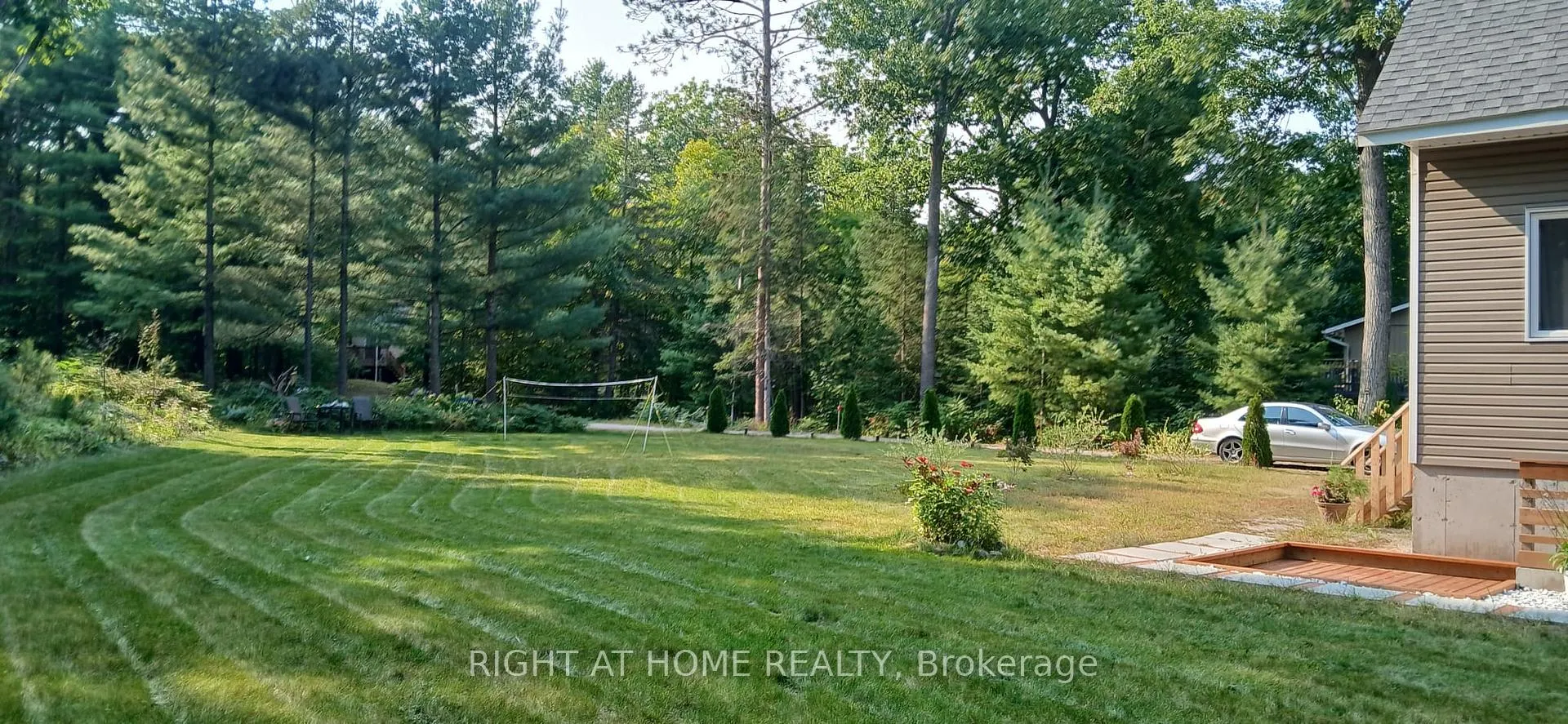 Photo 15 of 37 Moreau Parkway, Tiny, Rural Tiny — HOMEH