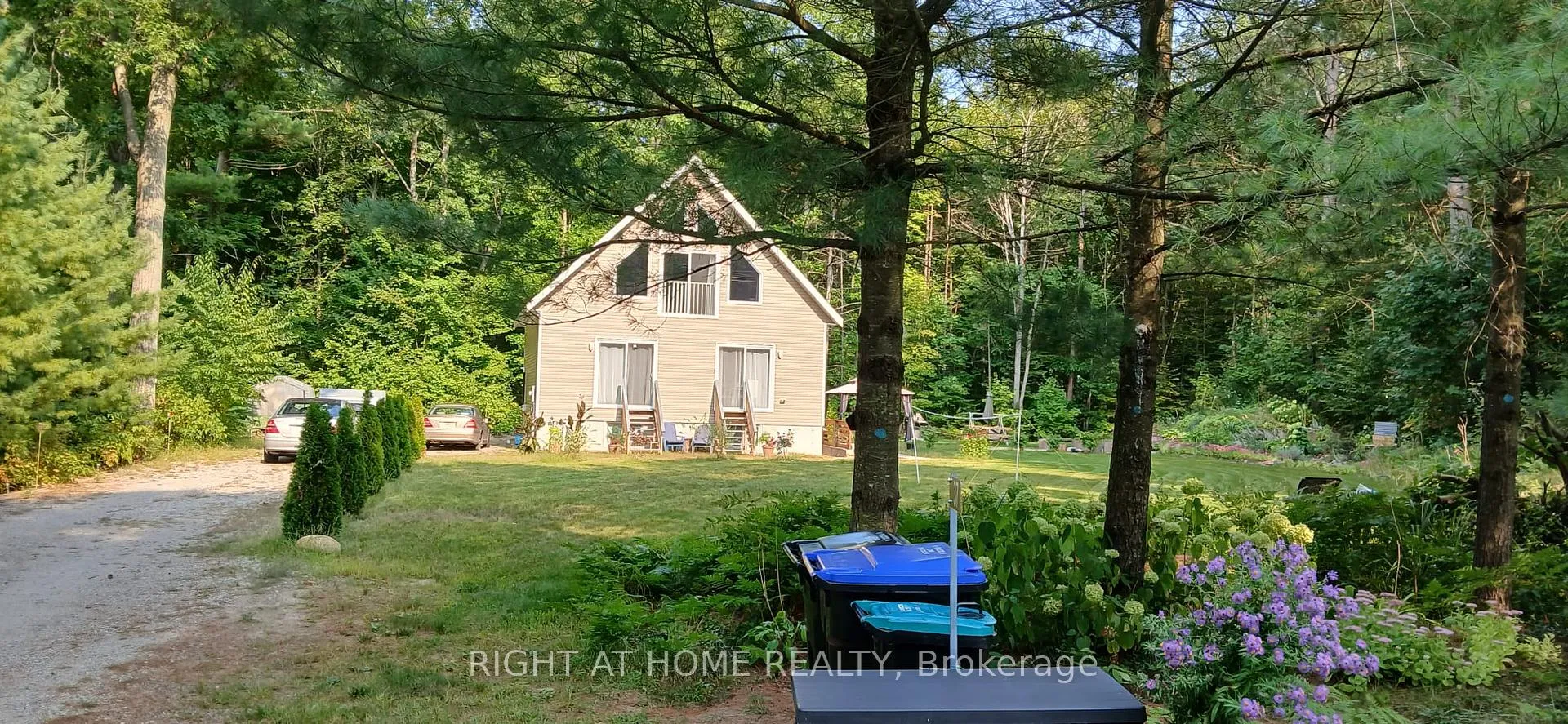 Photo 16 of 37 Moreau Parkway, Tiny, Rural Tiny — HOMEH