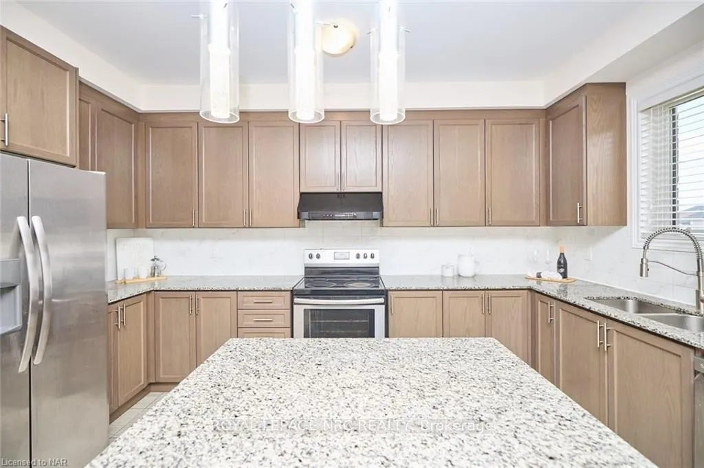 Photo 16 of 28 Sparkle Drive, Thorold, Rolling Meadows — HOMEH