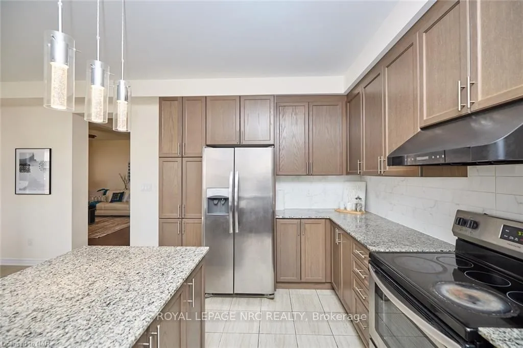 Photo 17 of 28 Sparkle Drive, Thorold, Rolling Meadows — HOMEH