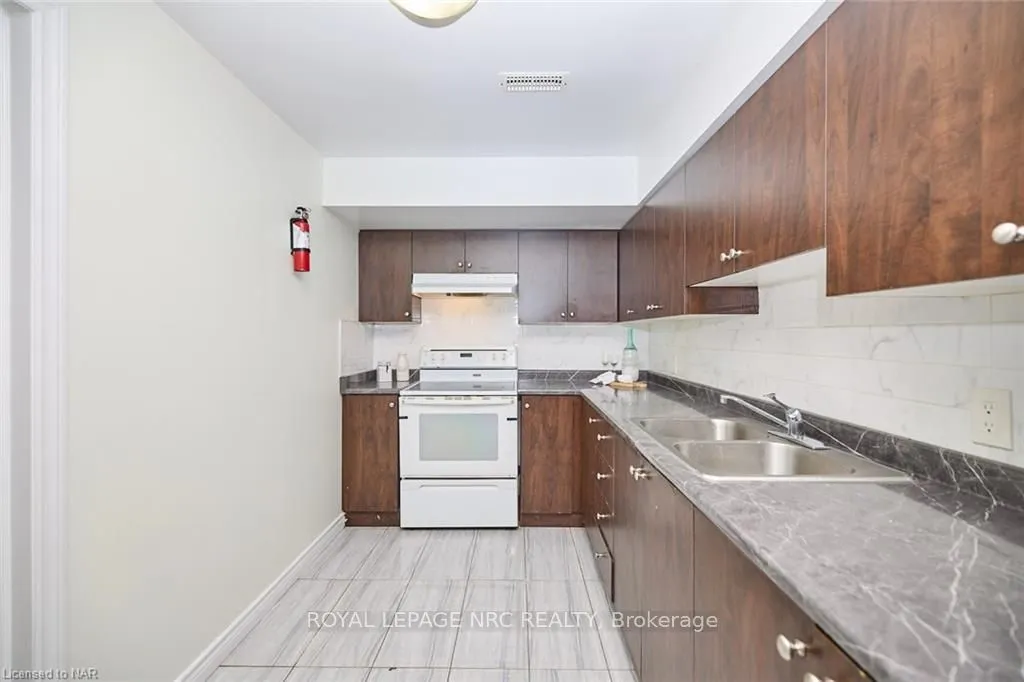 Photo 44 of 28 Sparkle Drive, Thorold, Rolling Meadows — HOMEH
