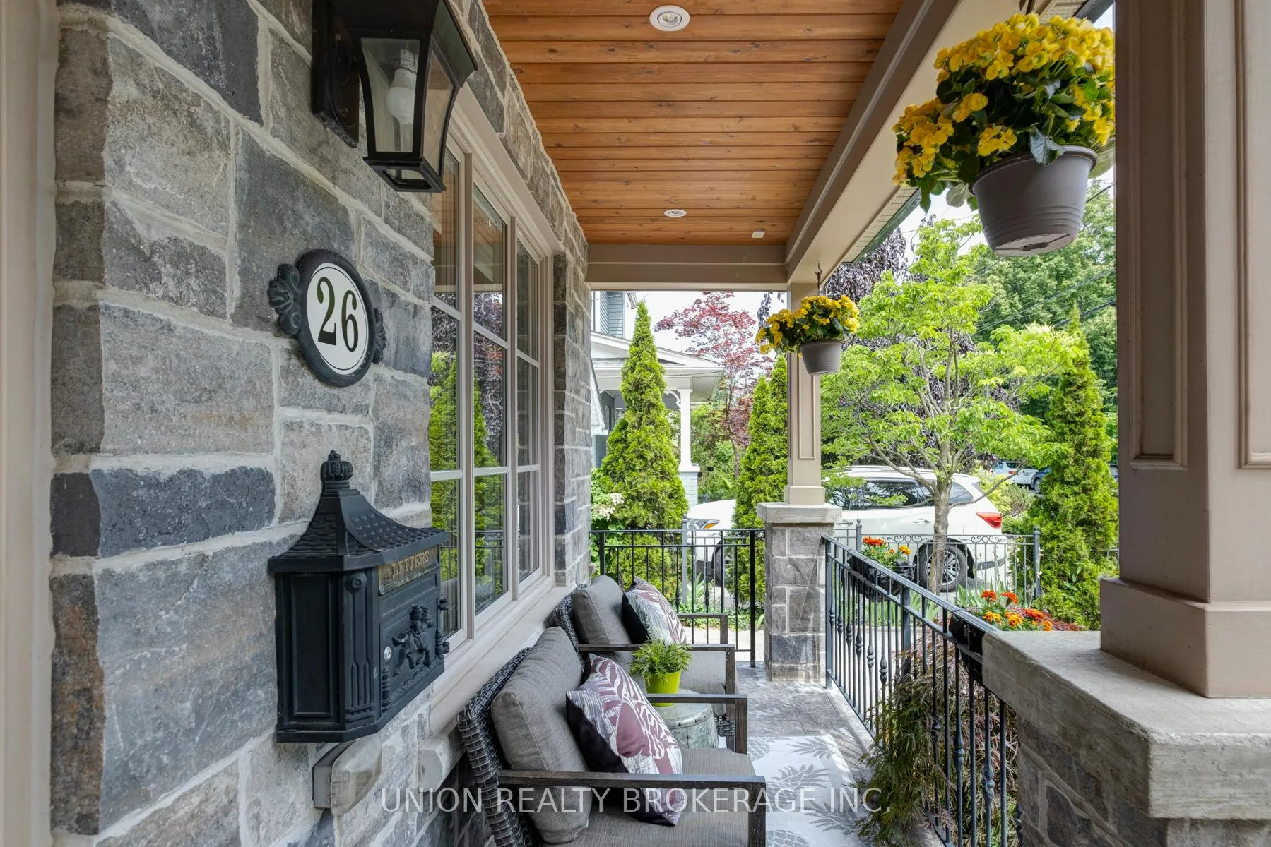 Photo 4 of 26 Birchmount Road, Scarborough, Birchcliffe-Cliffside — HOMEH