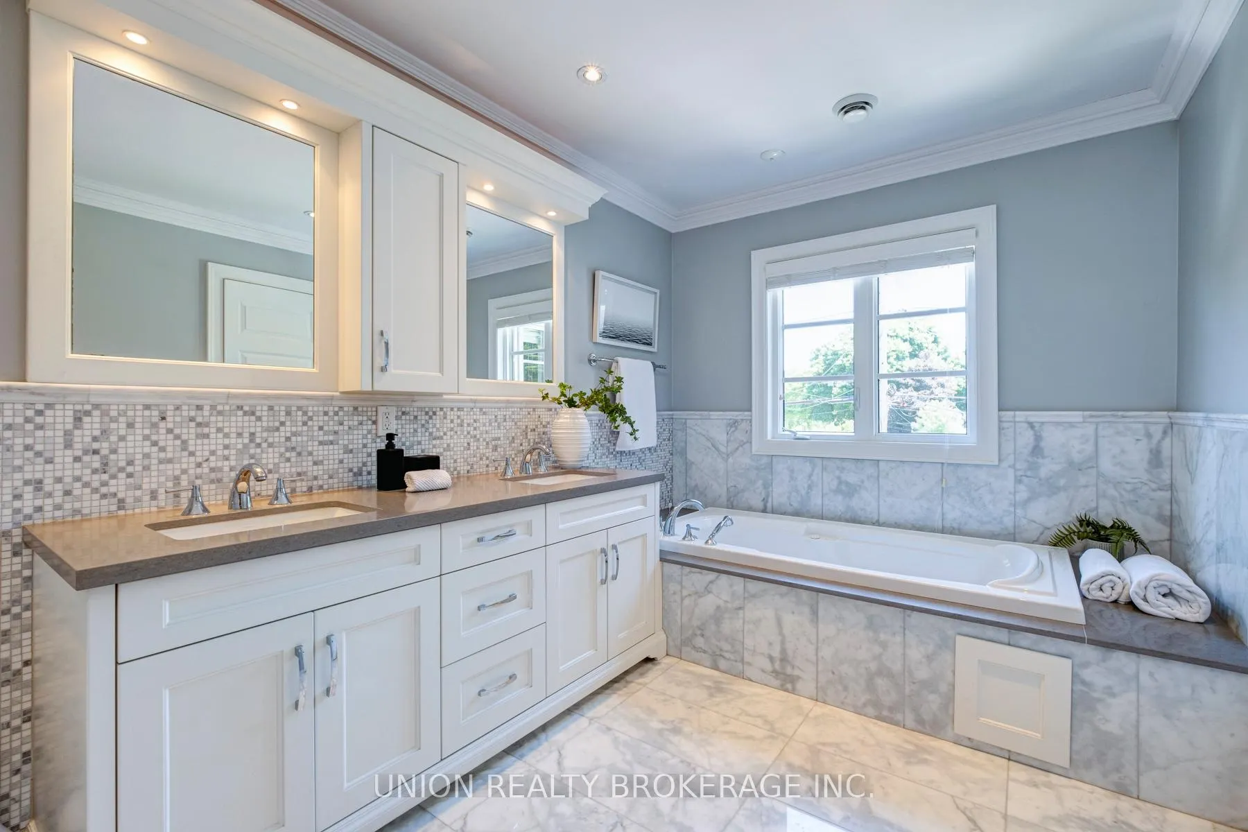 Photo 23 of 26 Birchmount Road, Scarborough, Birchcliffe-Cliffside — HOMEH