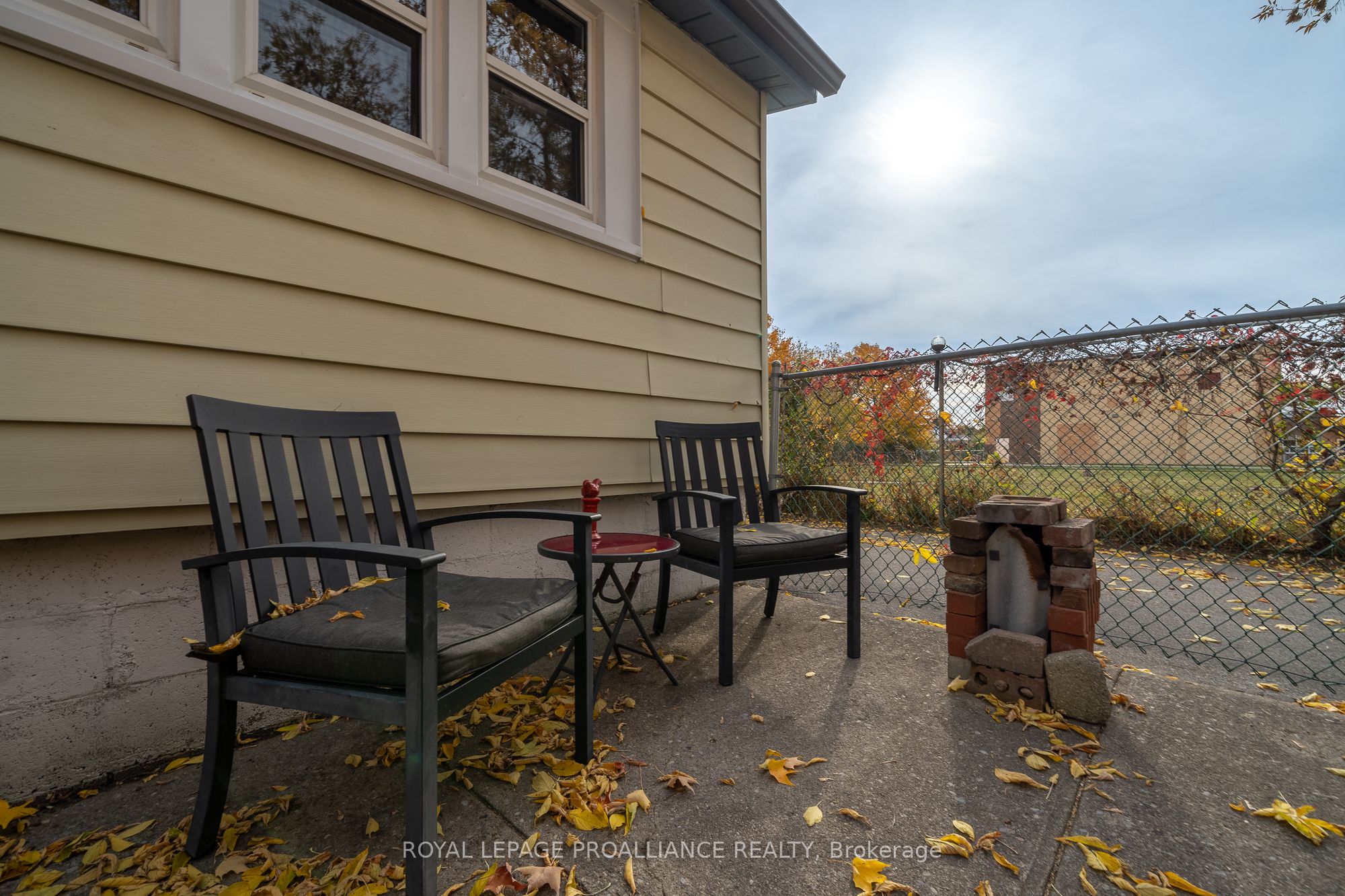 Photo 114 of 2 Ponton Street, Belleville, Belleville Ward — HOMEH
