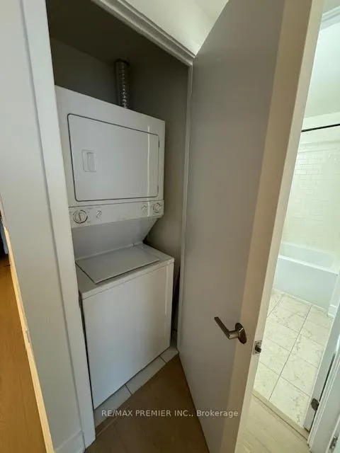 Photo 15 of Unit 2101, 103 The Queensway, Toronto, High Park-Swansea — HOMEH