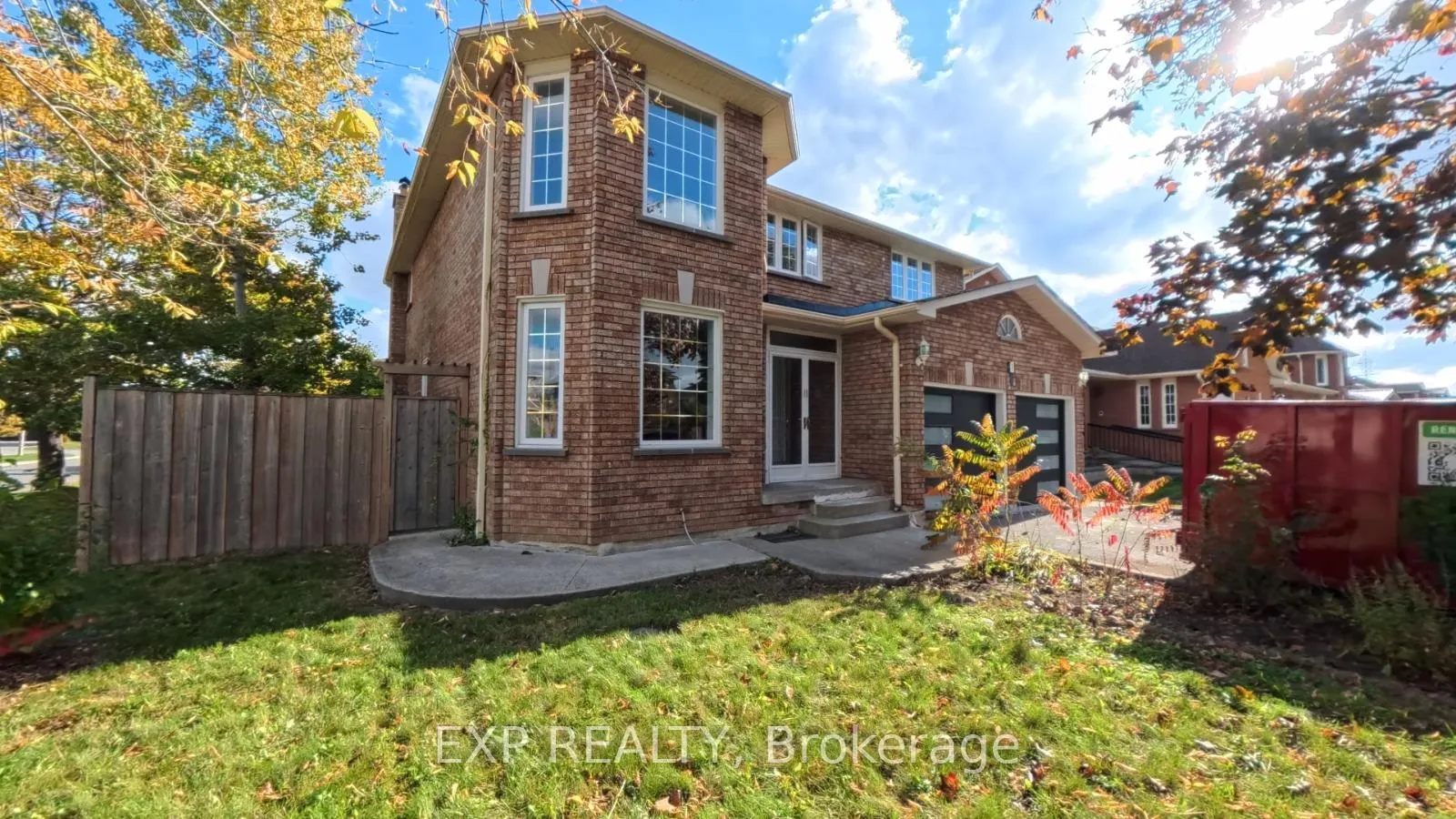 Photo 3 of 1 Millstone Drive, Brampton, Fletcher's Creek South — HOMEH
