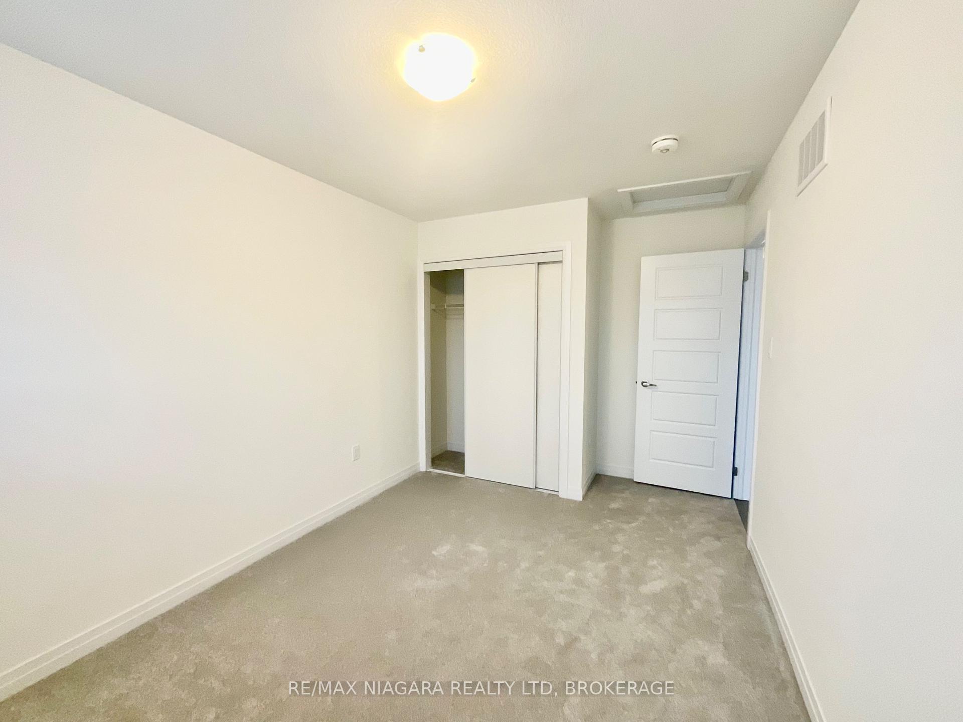 Photo 29 of 10 Selection Heights, Thorold, Rolling Meadows — HOMEH