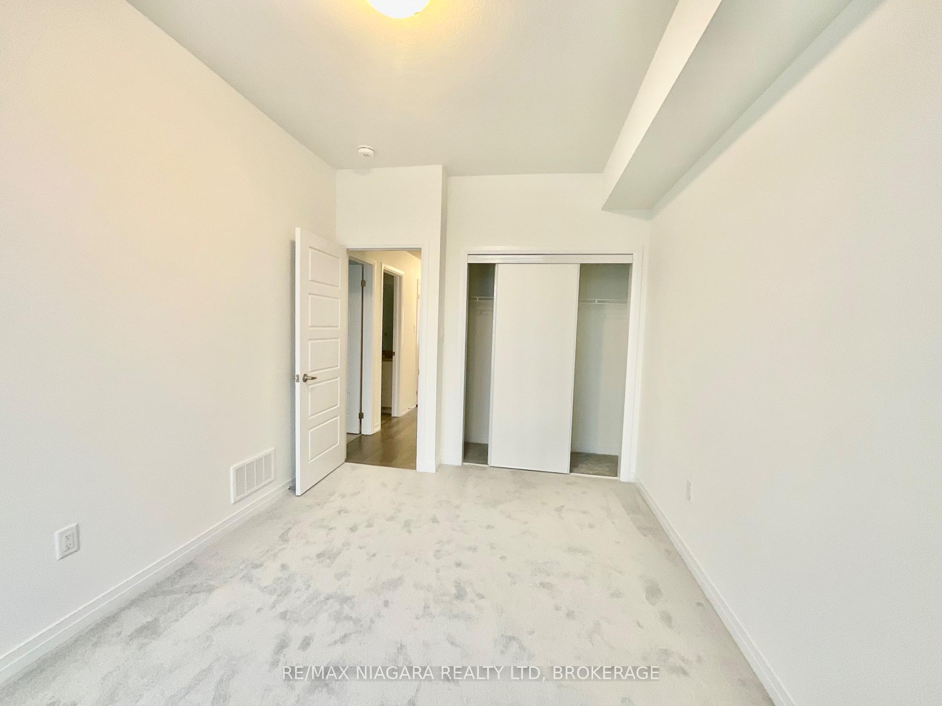 Photo 32 of 10 Selection Heights, Thorold, Rolling Meadows — HOMEH