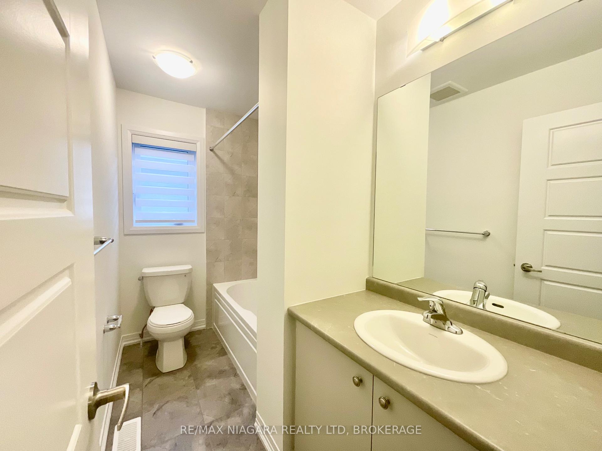 Photo 33 of 10 Selection Heights, Thorold, Rolling Meadows — HOMEH