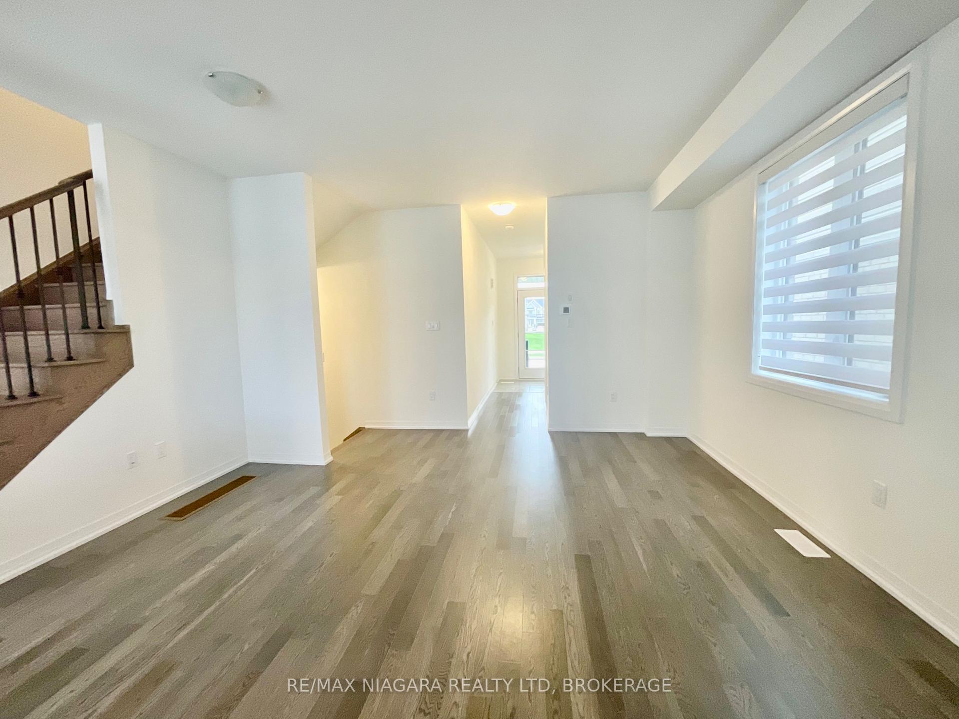 Photo 39 of 10 Selection Heights, Thorold, Rolling Meadows — HOMEH