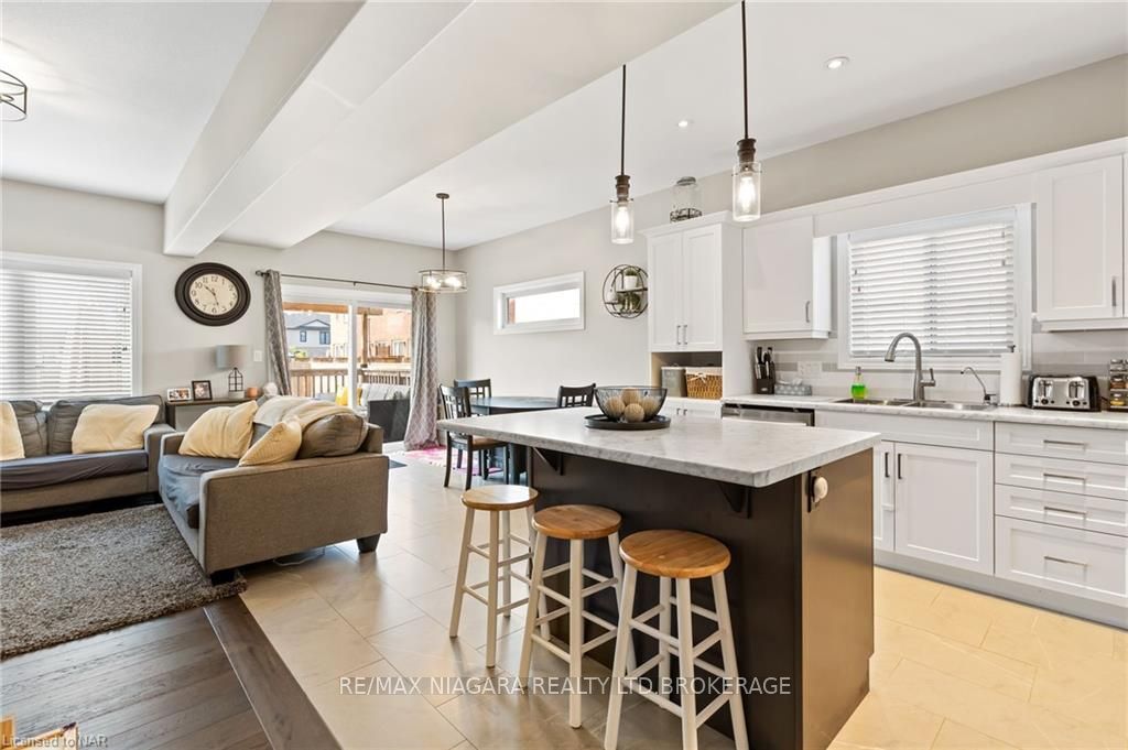 Photo 2 of 9 Harmony Way, Thorold, Rolling Meadows — HOMEH