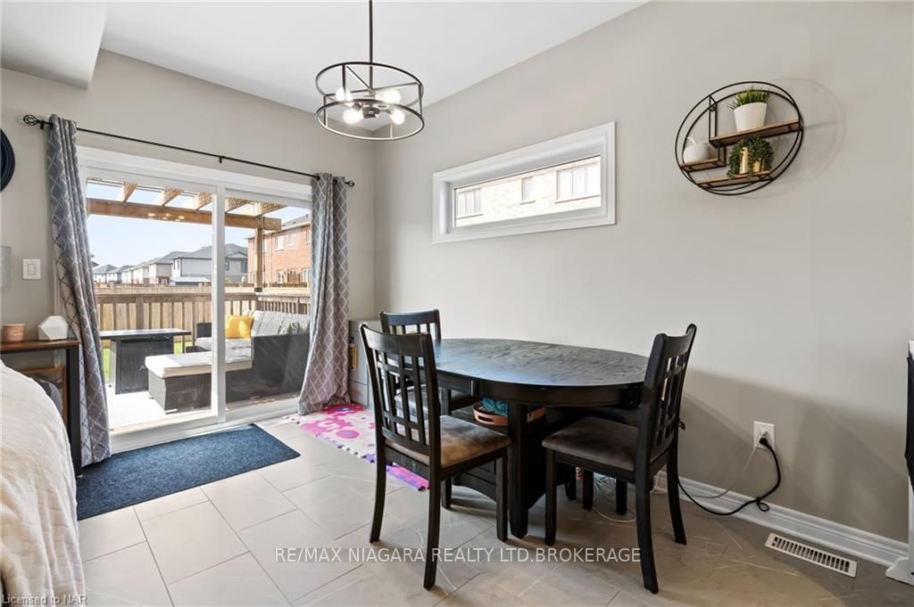 Photo 7 of 9 Harmony Way, Thorold, Rolling Meadows — HOMEH