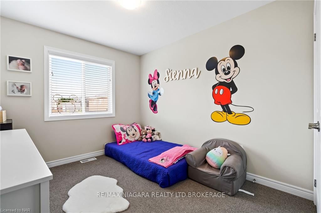 Photo 12 of 9 Harmony Way, Thorold, Rolling Meadows — HOMEH