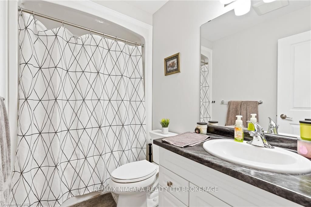 Photo 13 of 9 Harmony Way, Thorold, Rolling Meadows — HOMEH