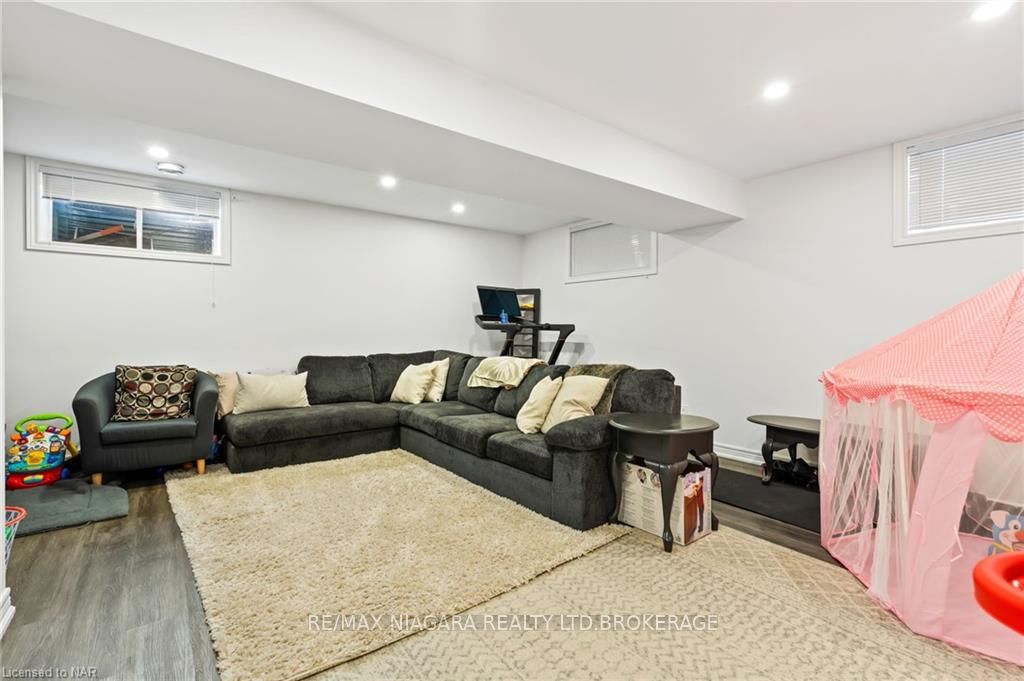 Photo 18 of 9 Harmony Way, Thorold, Rolling Meadows — HOMEH