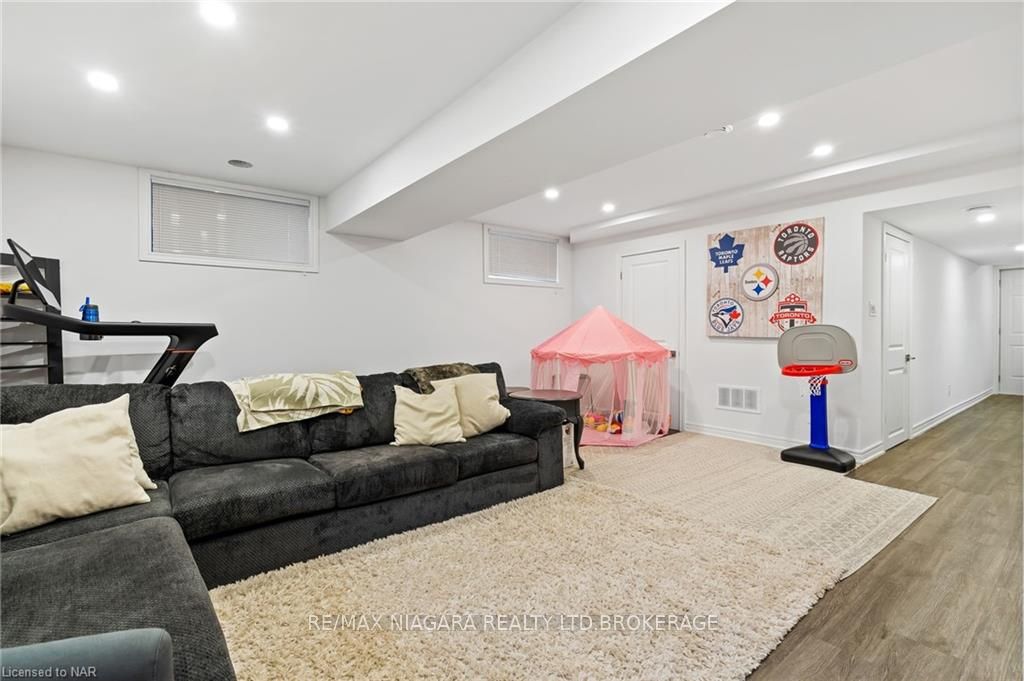 Photo 19 of 9 Harmony Way, Thorold, Rolling Meadows — HOMEH