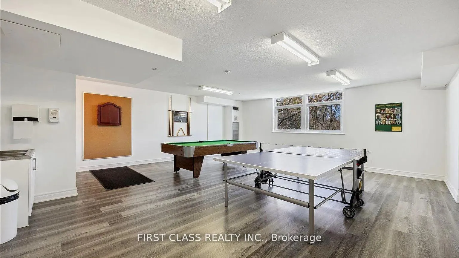 Photo 7 of Unit 905, 7811 Yonge Street, Markham, Thornhill — HOMEH