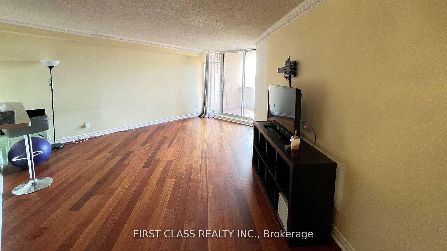 Photo 10 of Unit 905, 7811 Yonge Street, Markham, Thornhill — HOMEH