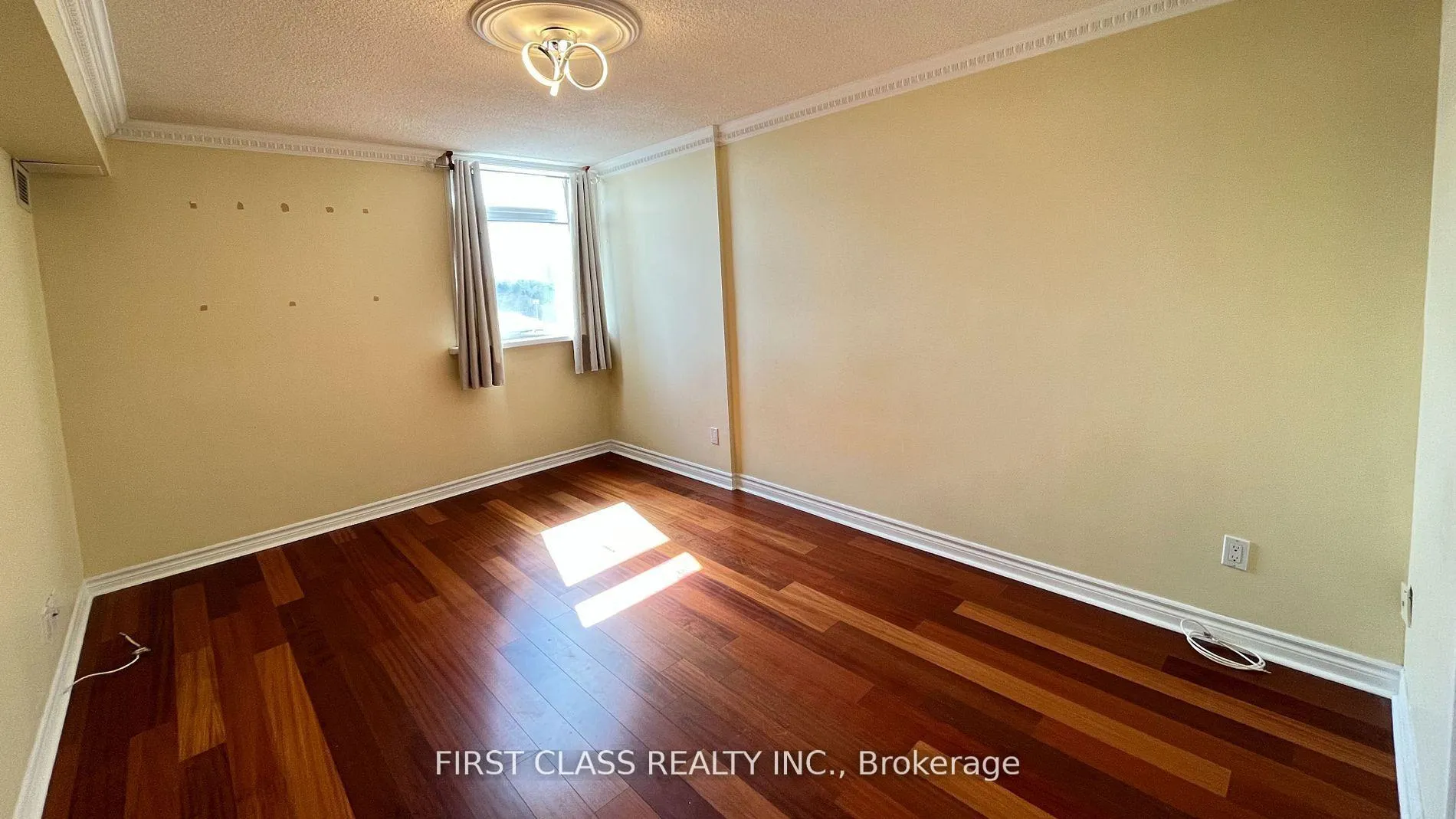 Photo 11 of Unit 905, 7811 Yonge Street, Markham, Thornhill — HOMEH