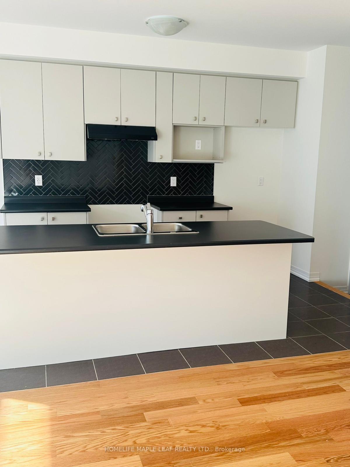 Photo 3 of 29 Selection Heights, Thorold, Rolling Meadows — HOMEH