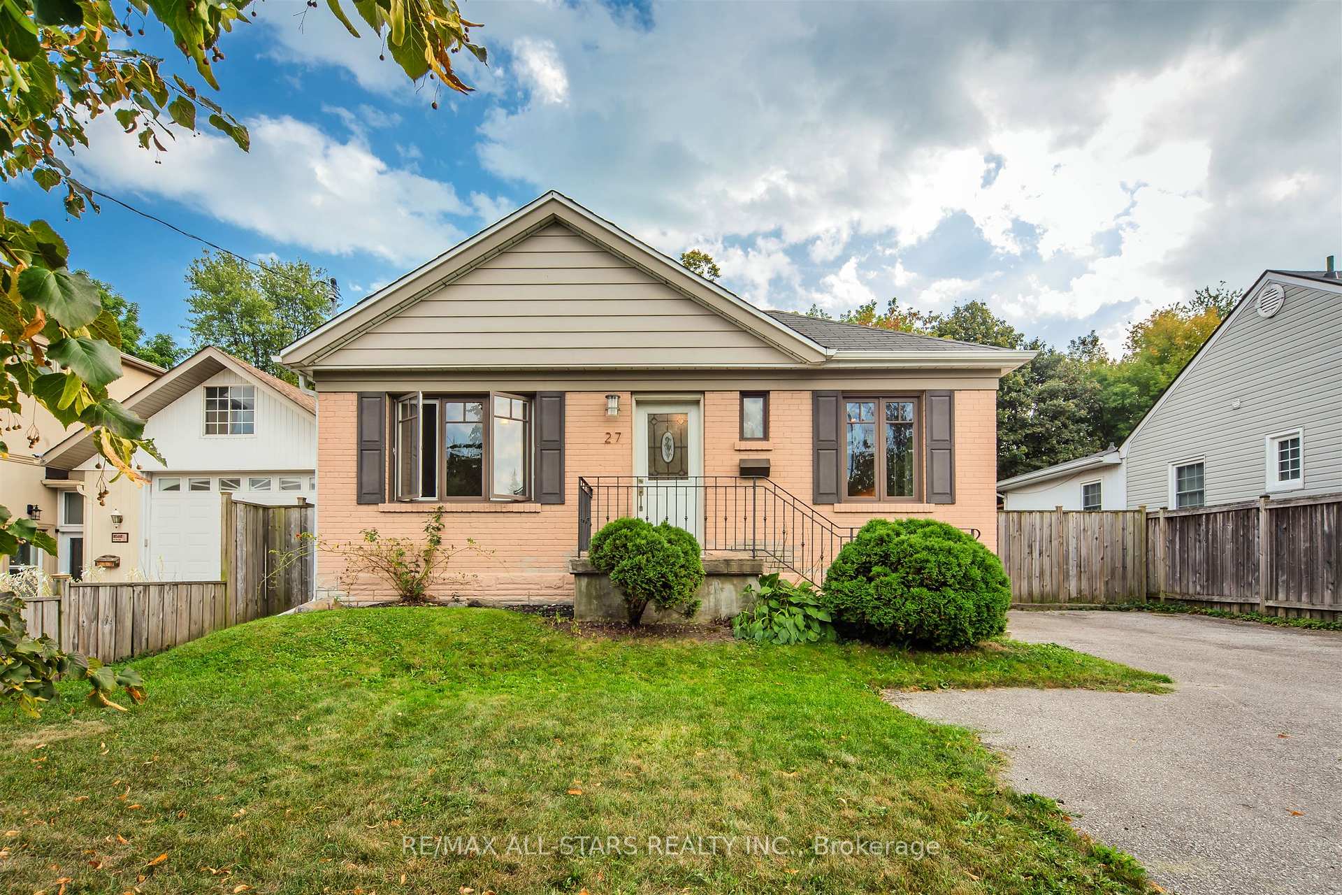 Front of 27 Martindale Road