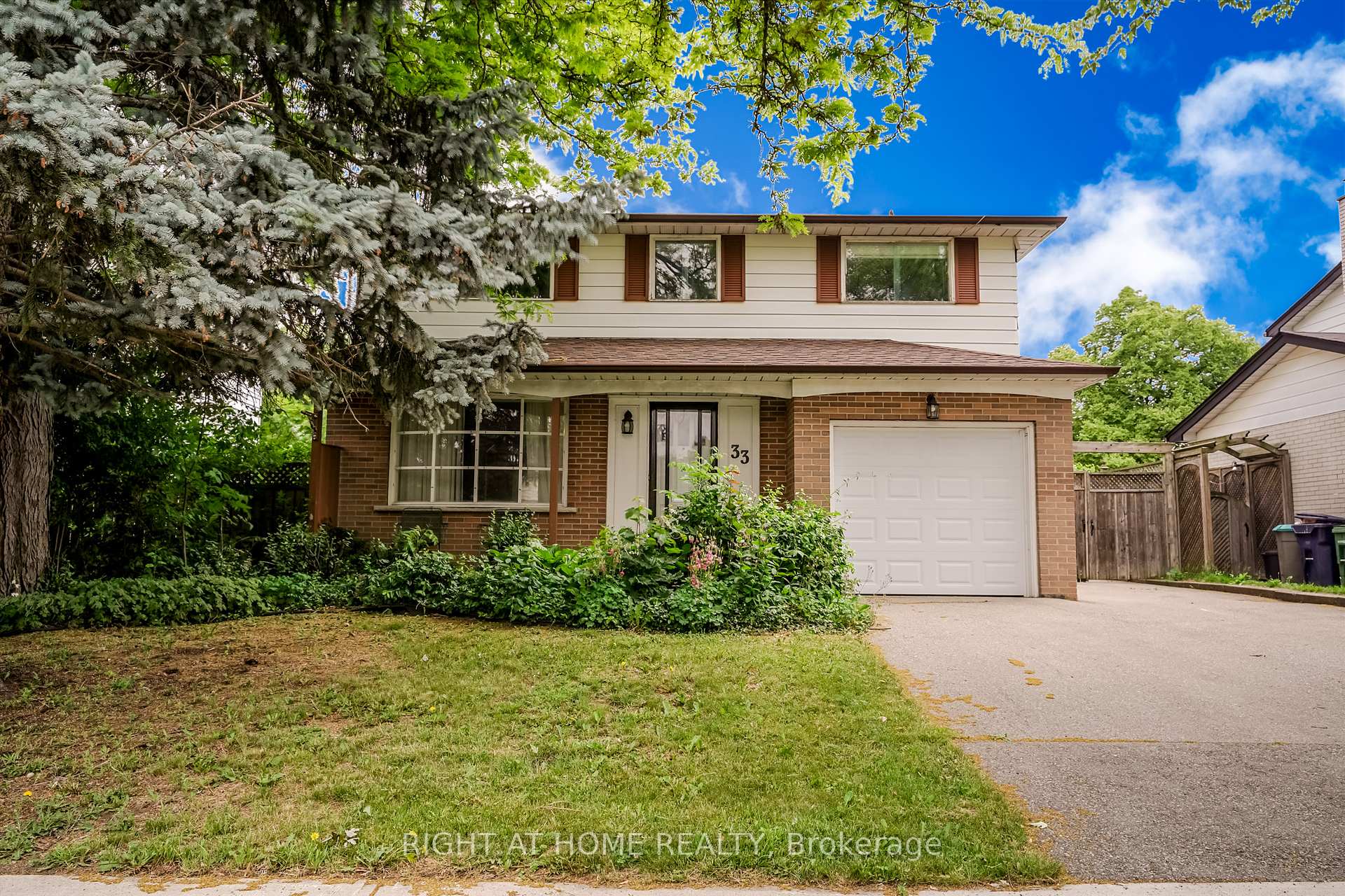 Photo 1 of 33 Erinlea Crescent, Scarborough, Woburn — HOMEH