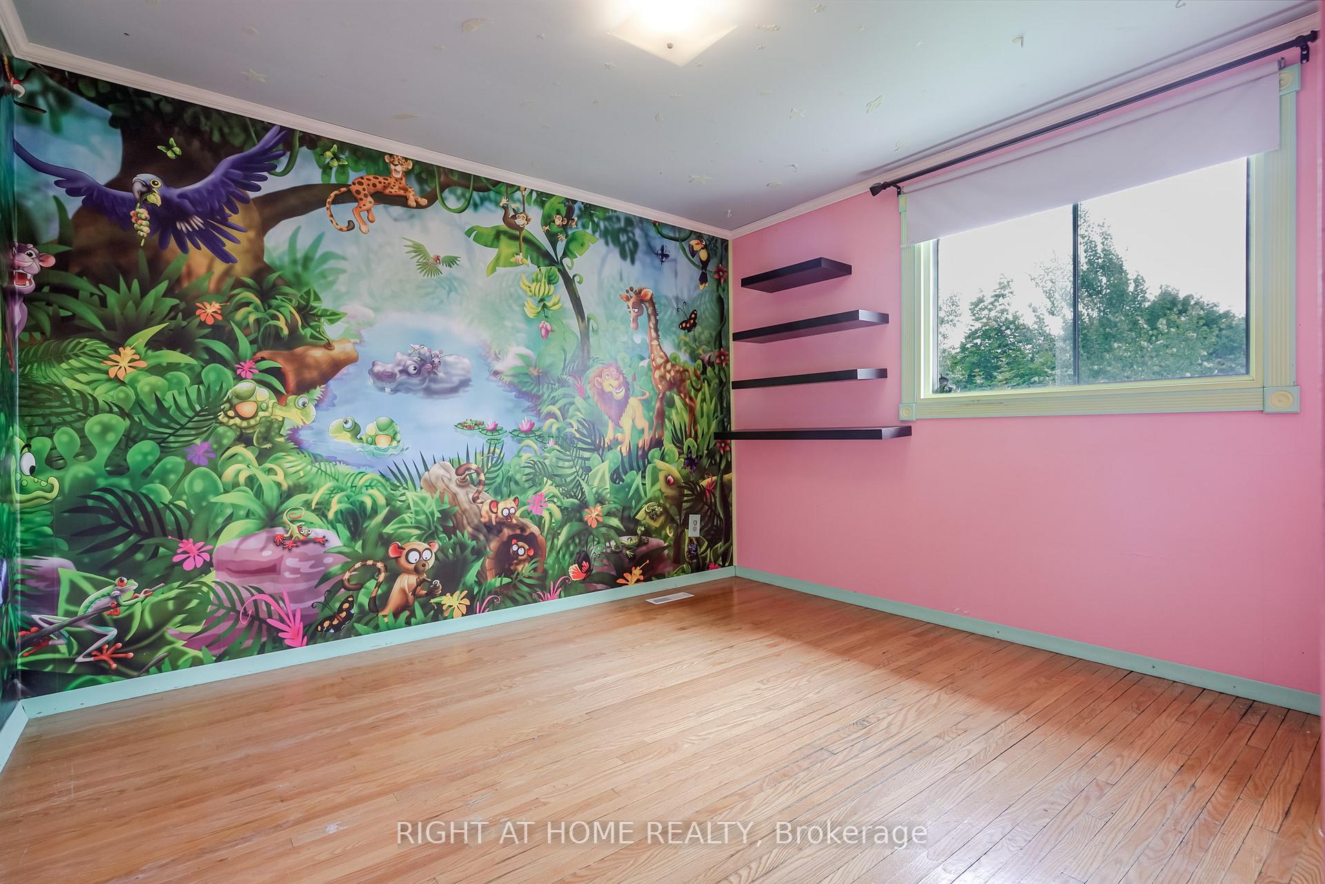Photo 9 of 33 Erinlea Crescent, Scarborough, Woburn — HOMEH