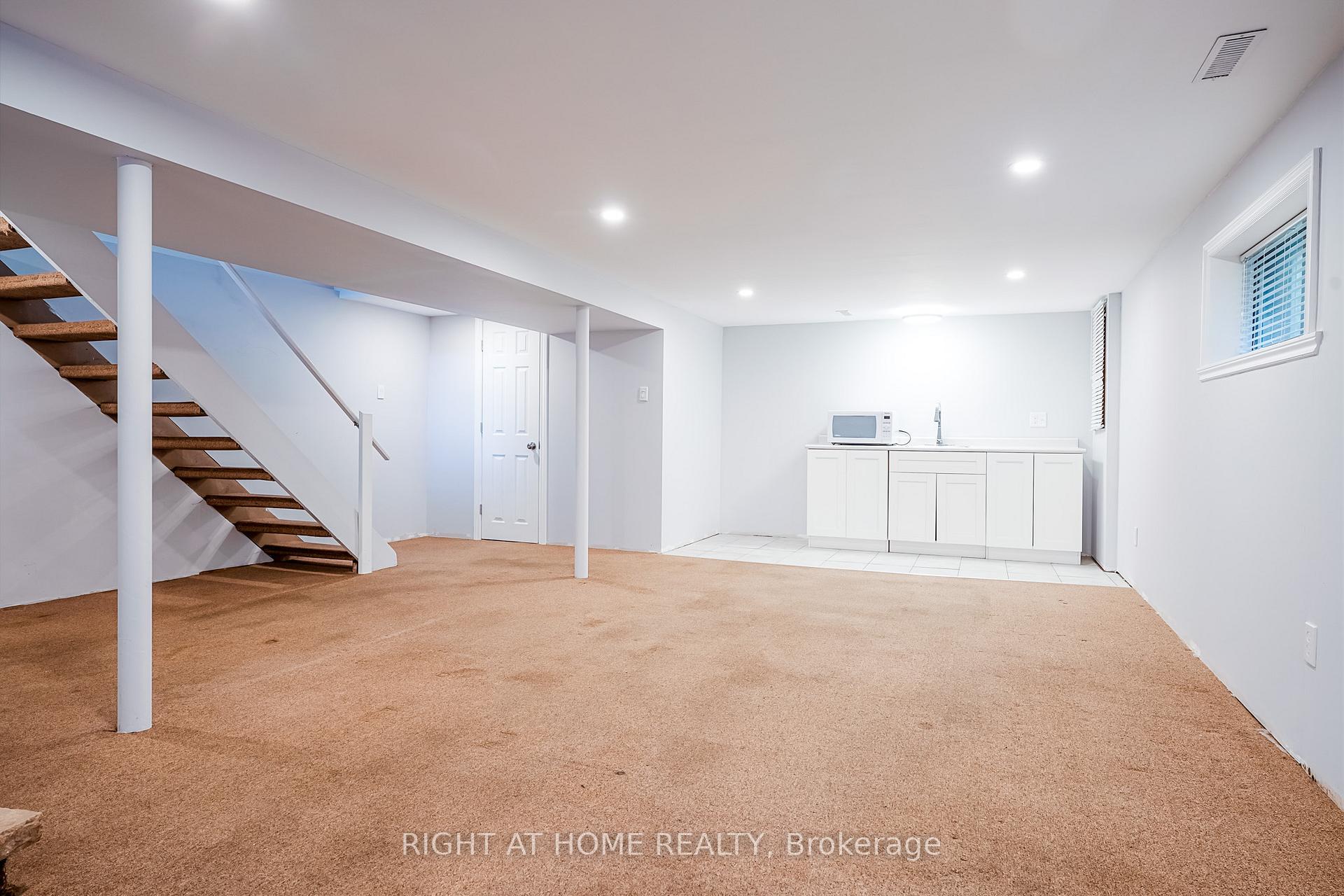 Photo 13 of 33 Erinlea Crescent, Scarborough, Woburn — HOMEH