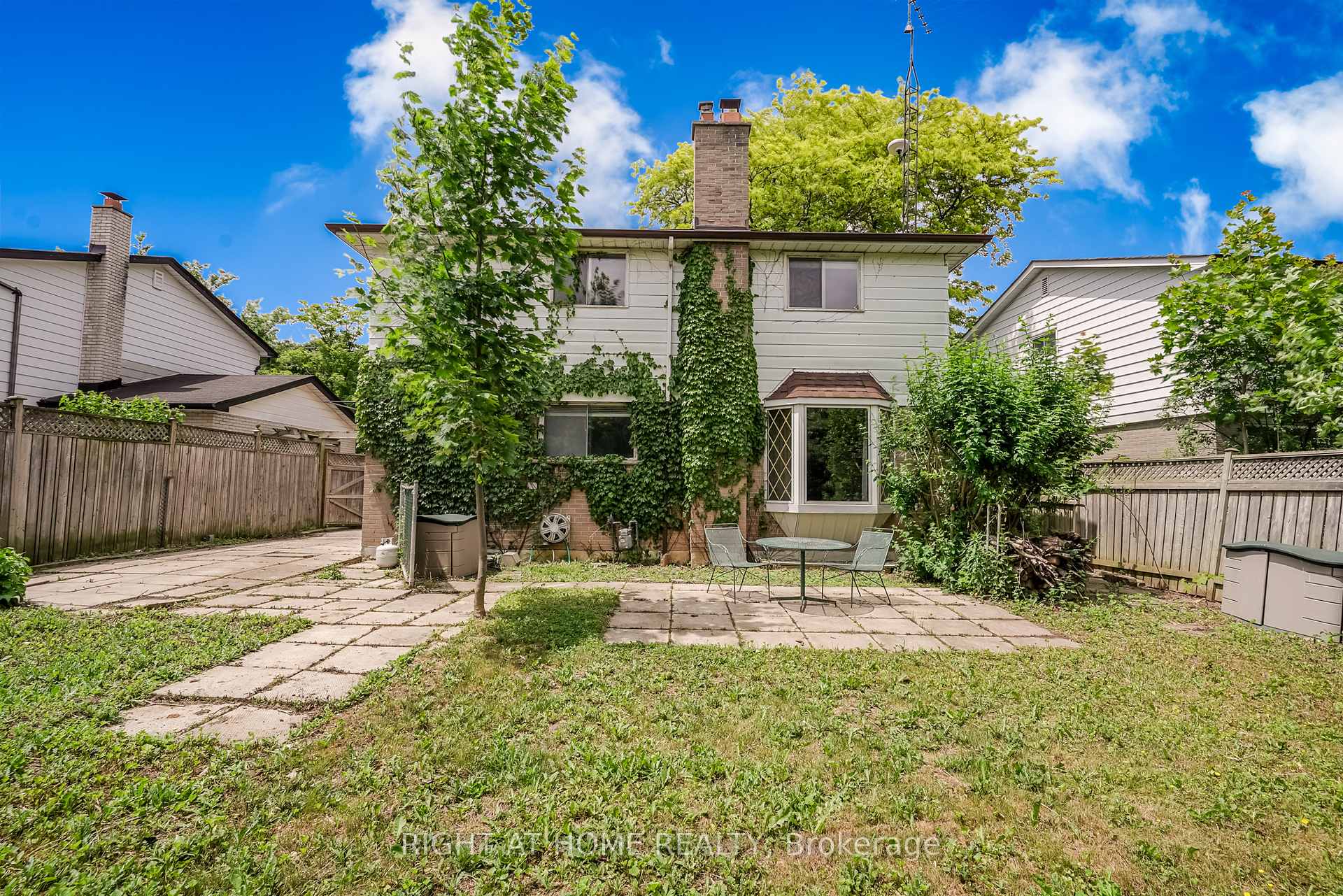 Photo 16 of 33 Erinlea Crescent, Scarborough, Woburn — HOMEH