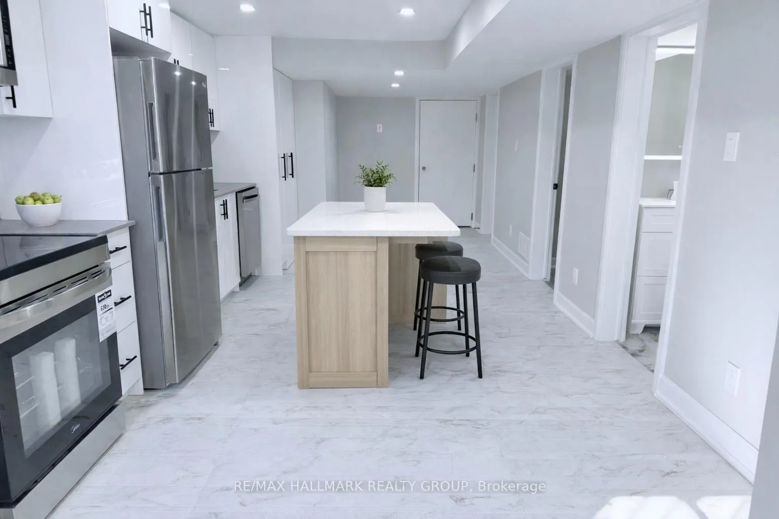 Photo 3 of Unit 1, 131 Camelia Avenue E, Ottawa, Manor Park — HOMEH