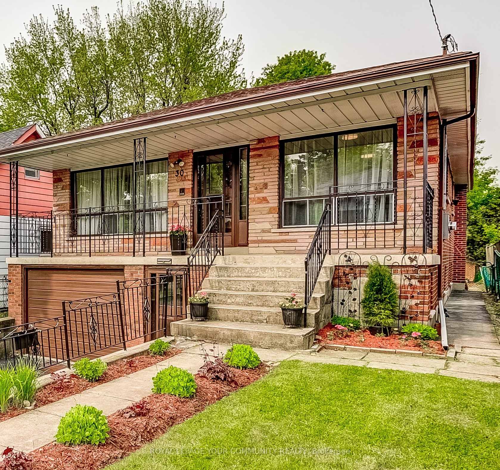 Photo 1 of 30 Phillip Avenue, Scarborough, Birchcliffe-Cliffside — HOMEH
