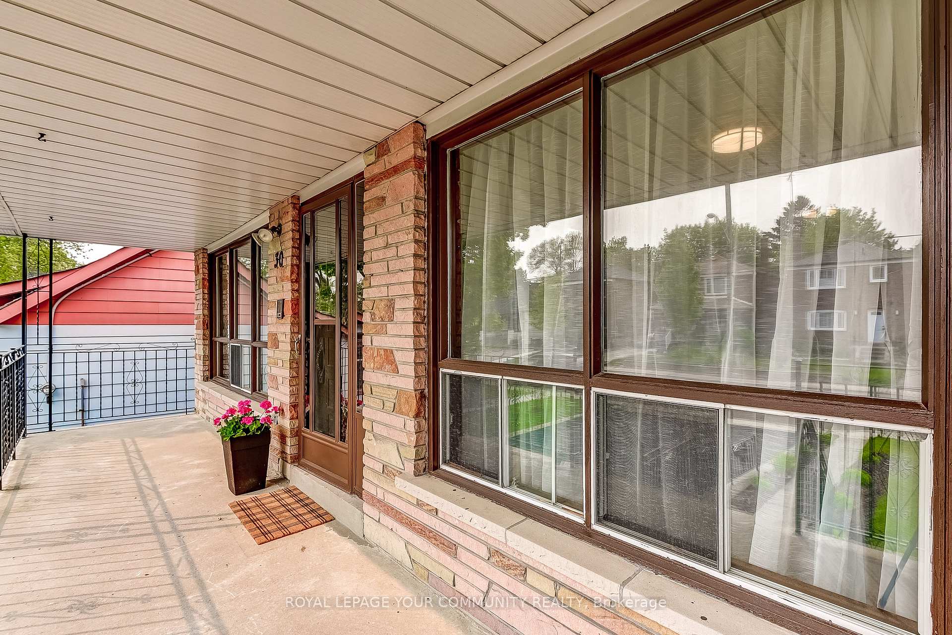 Photo 2 of 30 Phillip Avenue, Scarborough, Birchcliffe-Cliffside — HOMEH