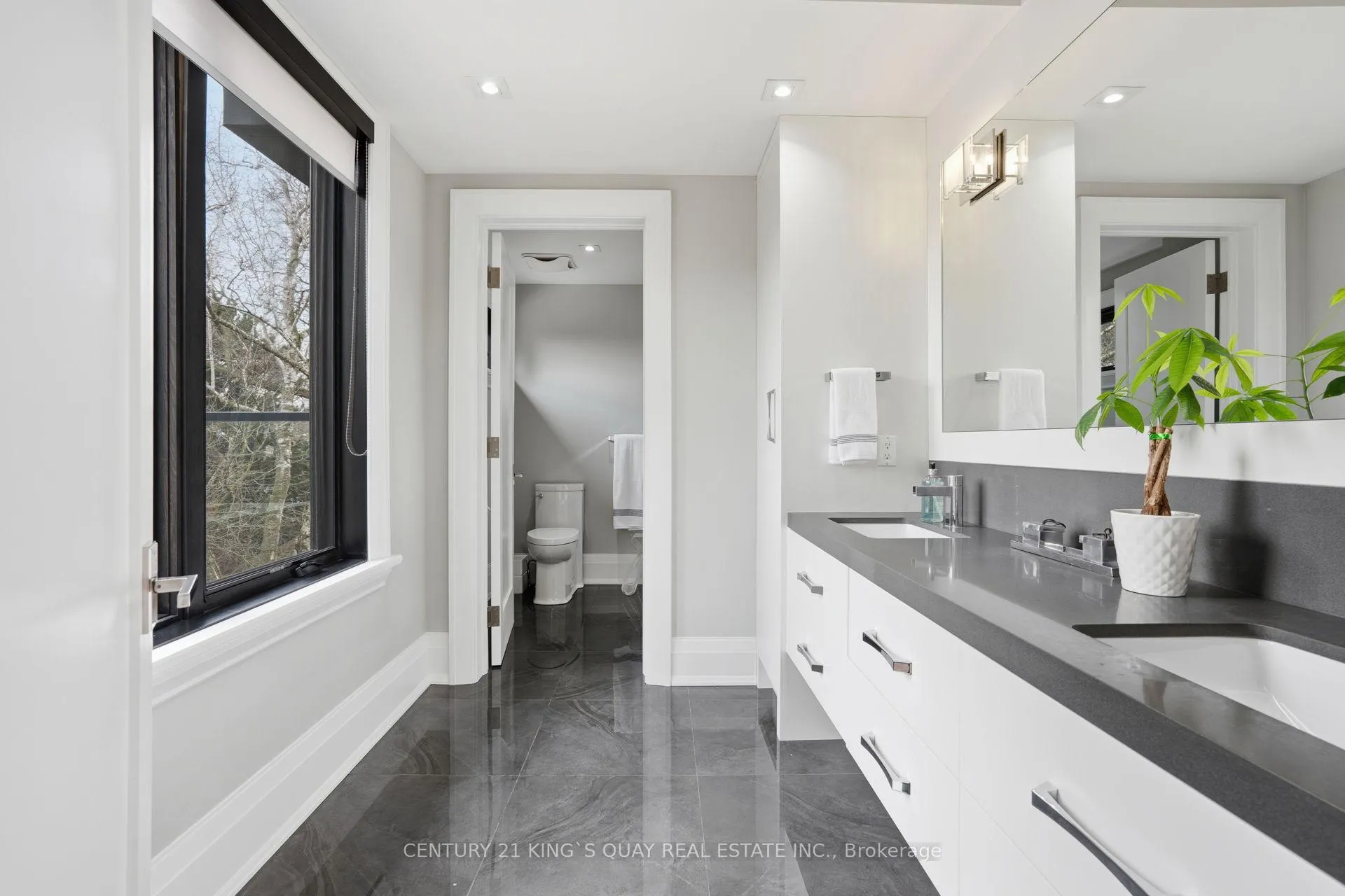 Photo 28 of 33 Nesbitt Drive, Toronto, Leaside — HOMEH