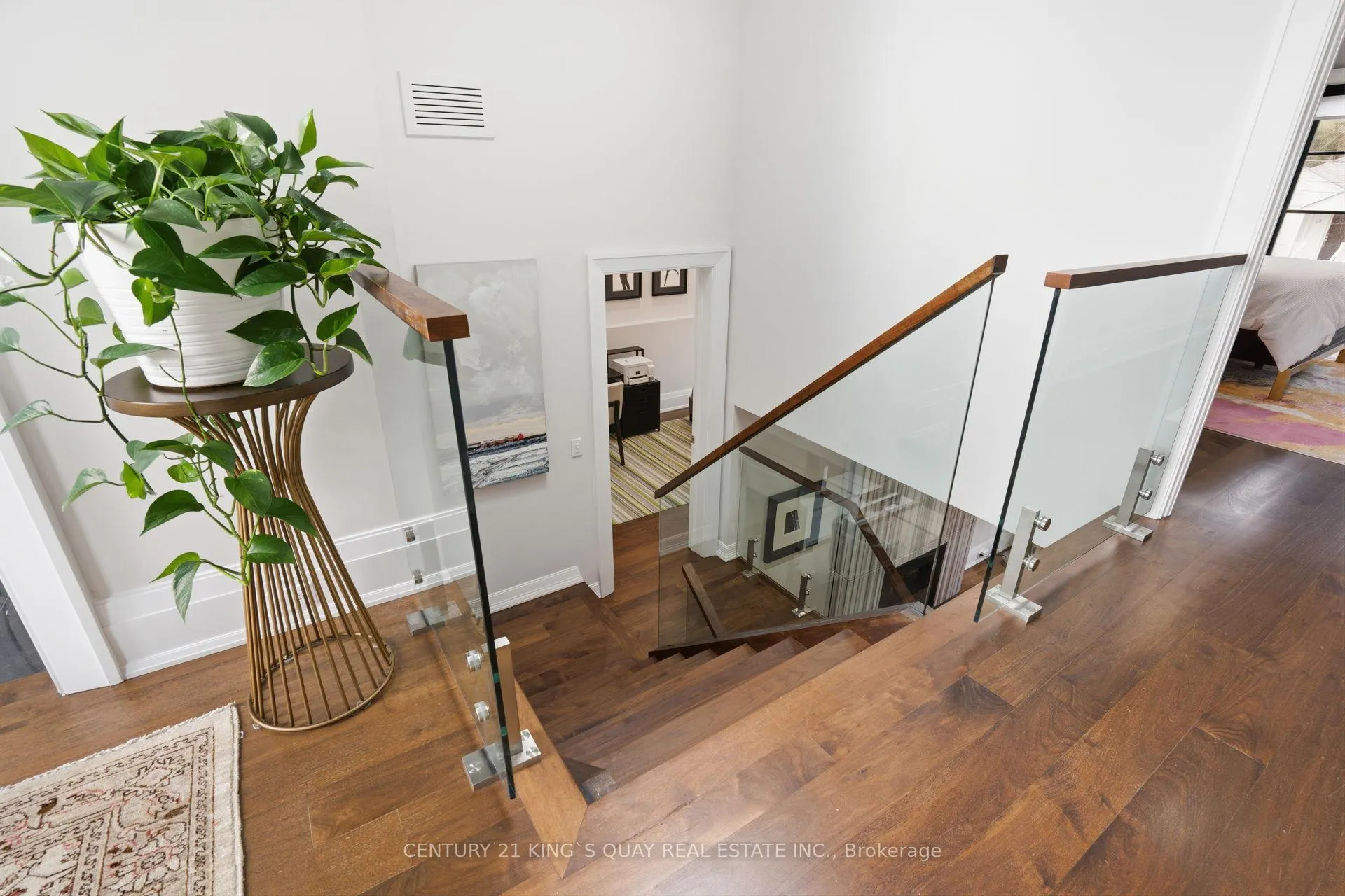 Photo 34 of 33 Nesbitt Drive, Toronto, Leaside — HOMEH