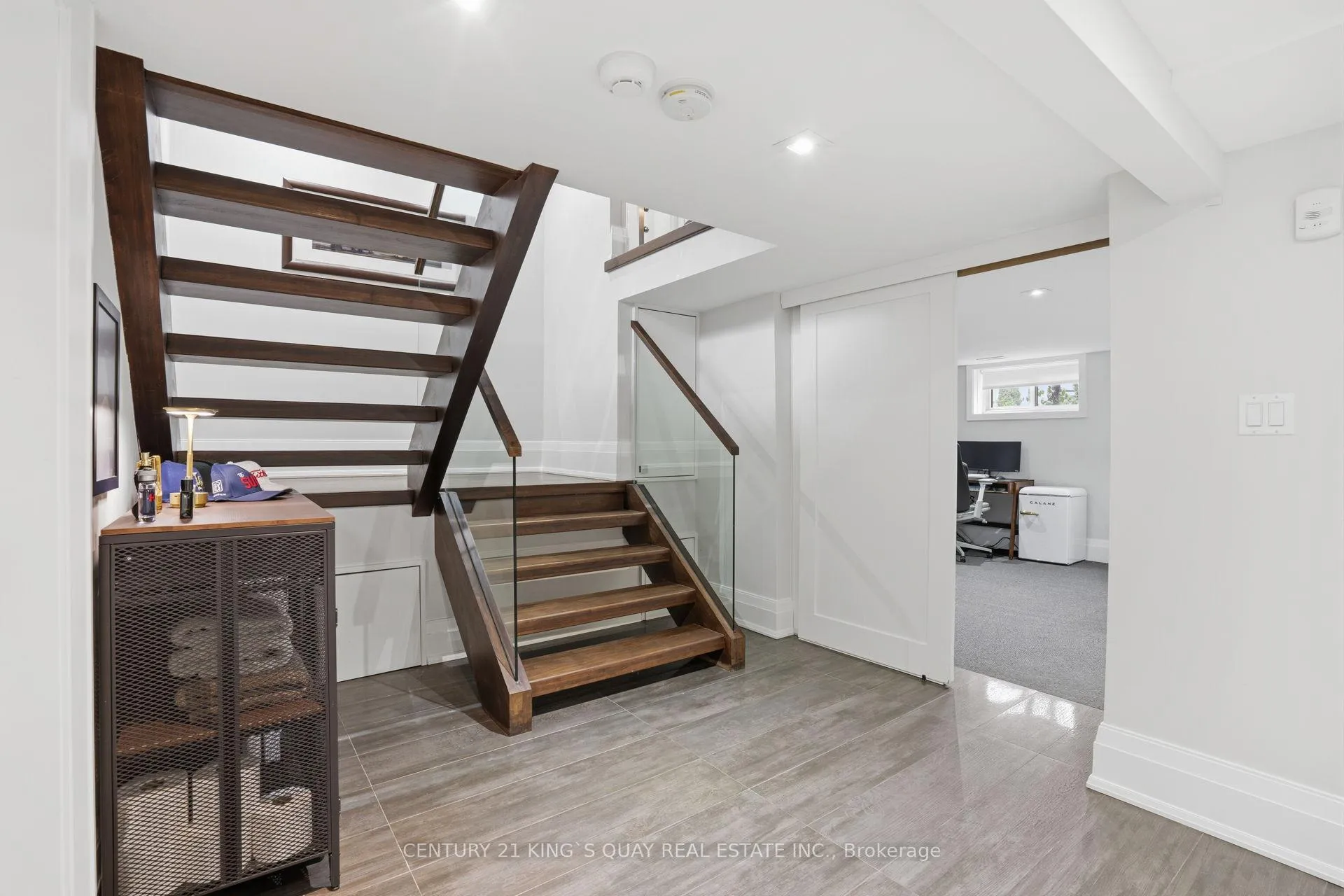 Photo 38 of 33 Nesbitt Drive, Toronto, Leaside — HOMEH