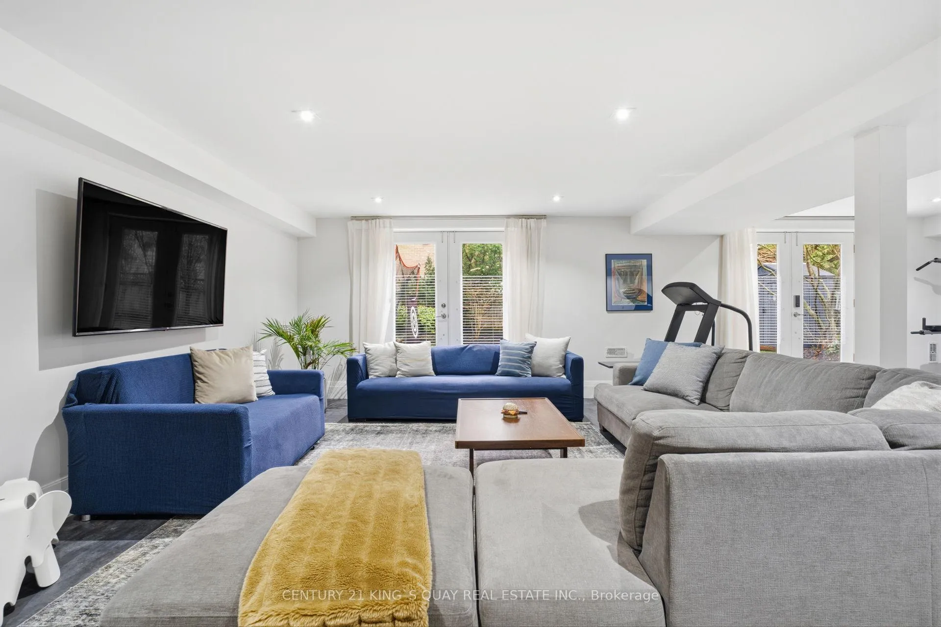 Photo 39 of 33 Nesbitt Drive, Toronto, Leaside — HOMEH