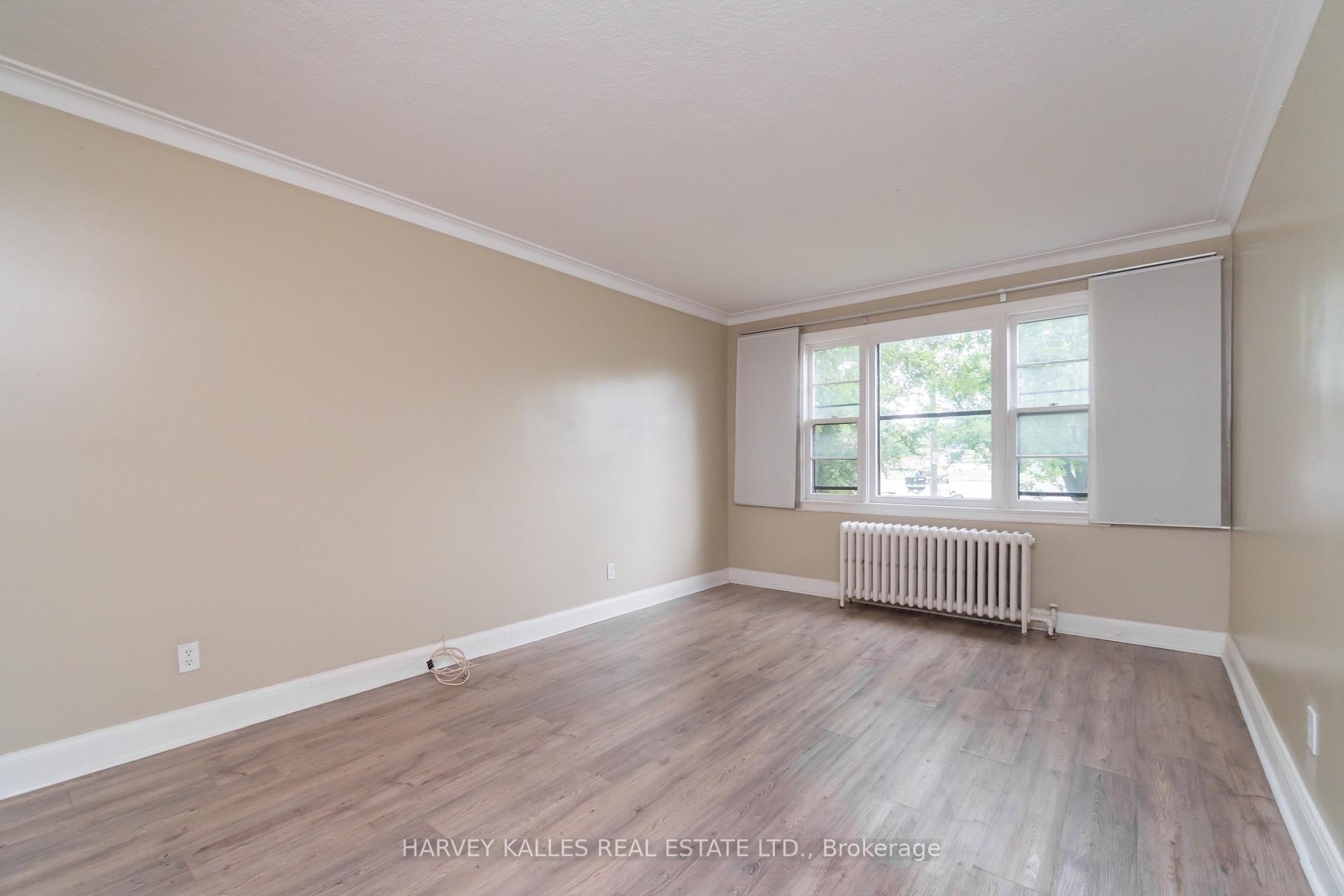 Photo 2 of Unit 2, 44 Pharmacy Avenue, Scarborough, Oakridge — HOMEH