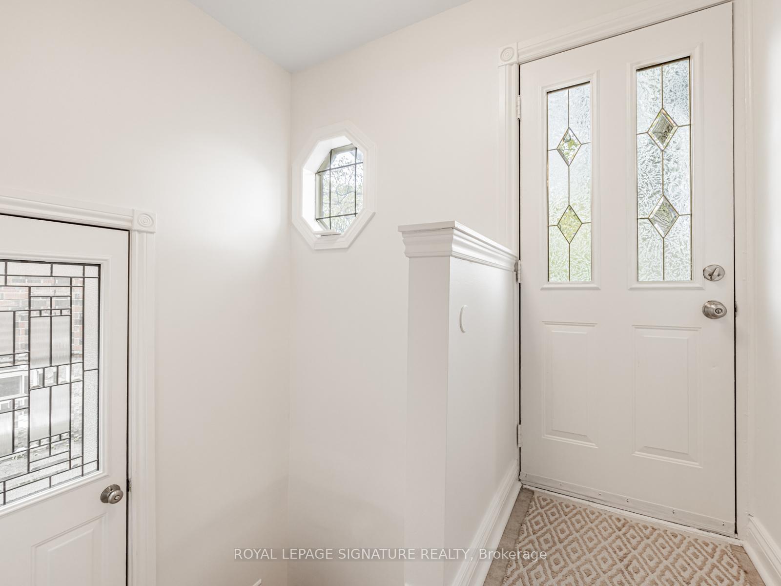 Photo 3 of 261 Warden Avenue, Scarborough, Birchcliffe-Cliffside — HOMEH