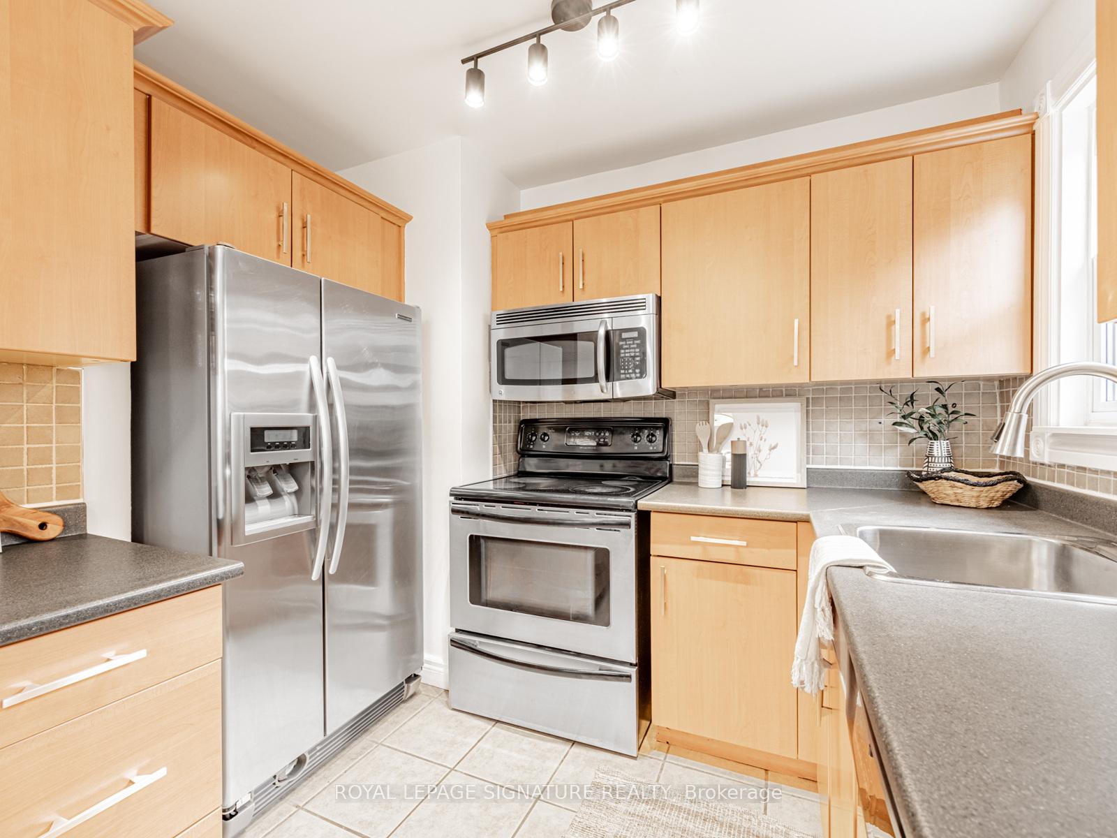 Photo 6 of 261 Warden Avenue, Scarborough, Birchcliffe-Cliffside — HOMEH