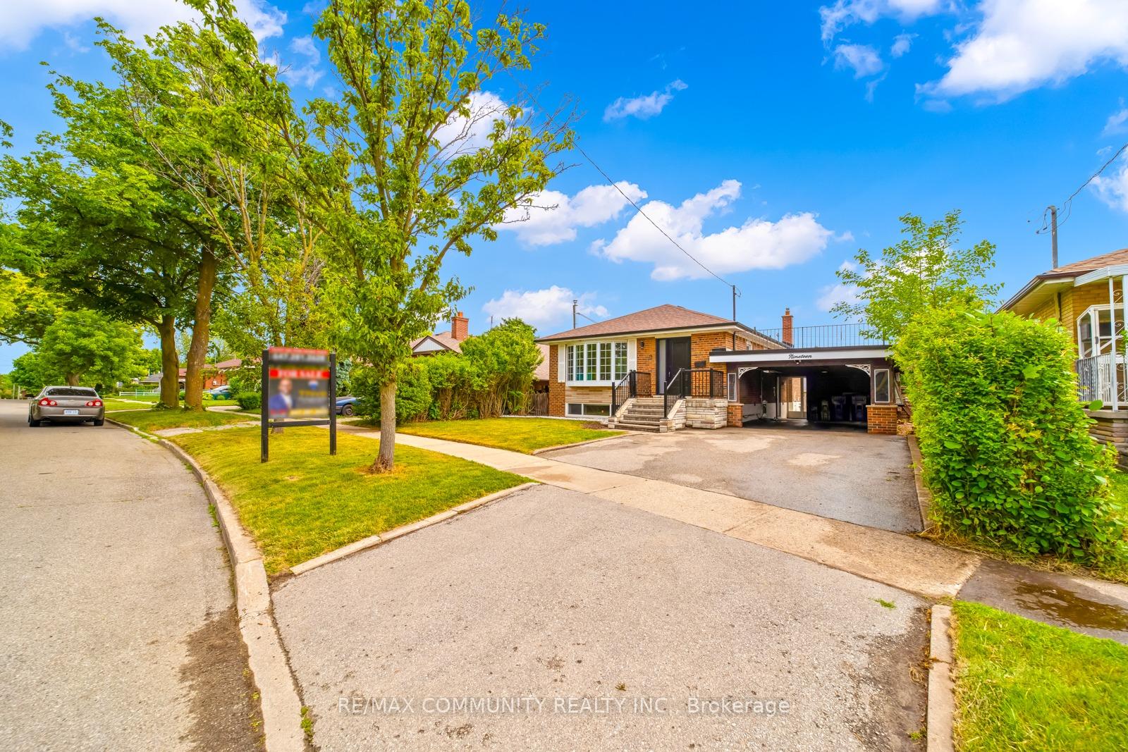 Photo 1 of 19 Stephenfrank Road, Scarborough, Bendale — HOMEH
