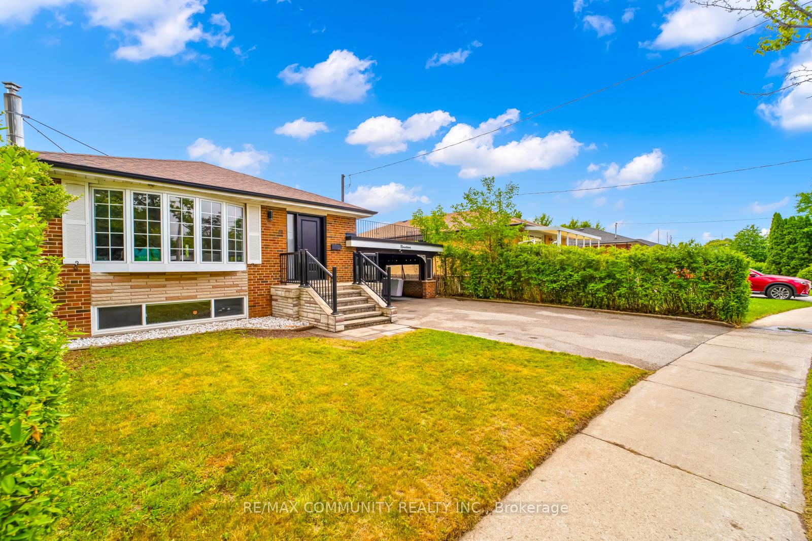 Photo 2 of 19 Stephenfrank Road, Scarborough, Bendale — HOMEH
