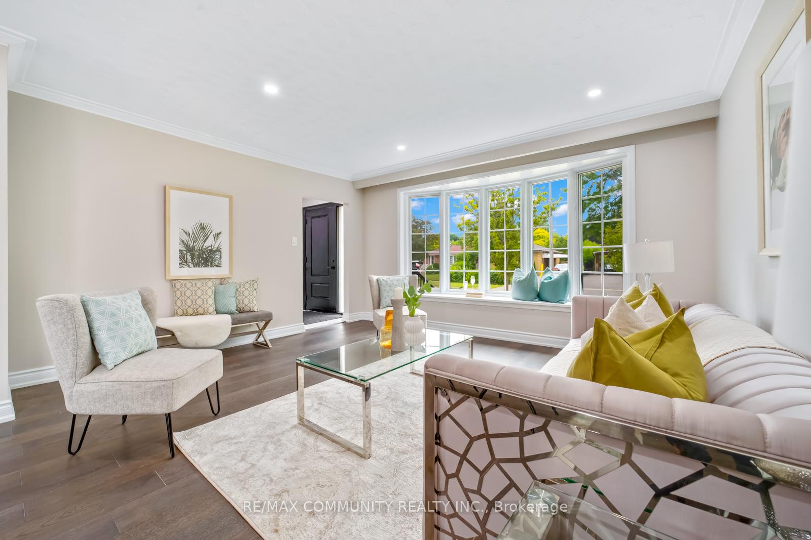 Photo 9 of 19 Stephenfrank Road, Scarborough, Bendale — HOMEH