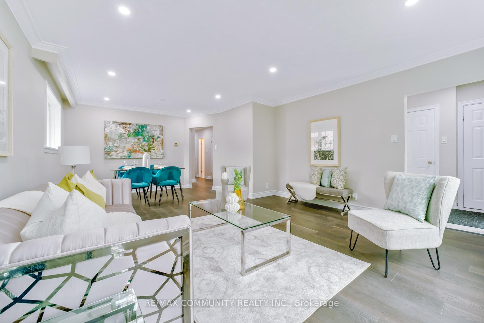 Photo 10 of 19 Stephenfrank Road, Scarborough, Bendale — HOMEH